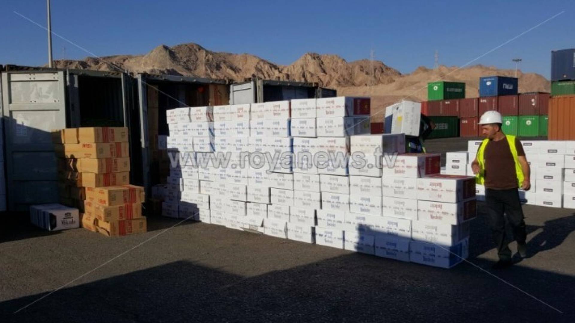 بالصور: إحباط تهريب حوالي نصف مليون كروز دخان