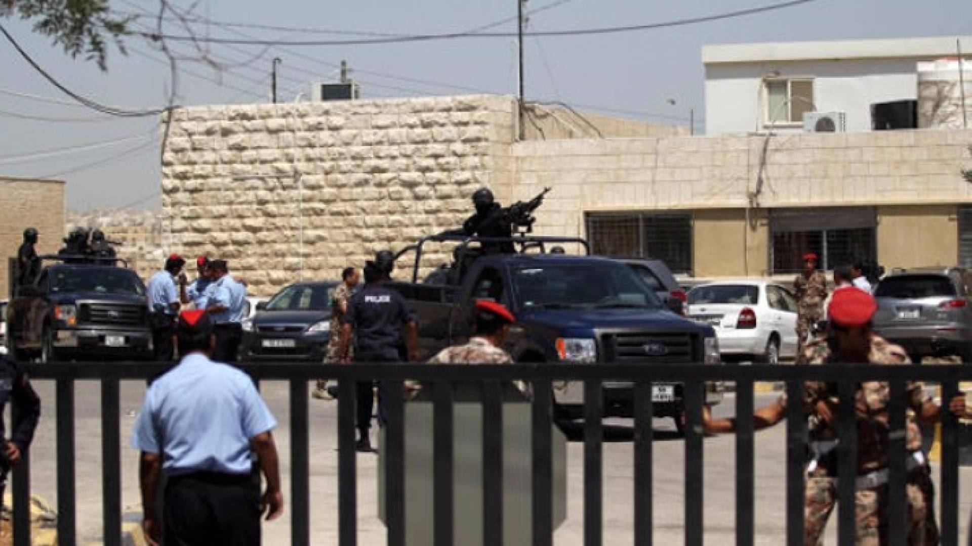 الاشغال الشاقة 15 سنة لنرويجي من اصل عراقي نقل مواد متفرقعة .. تفاصيل