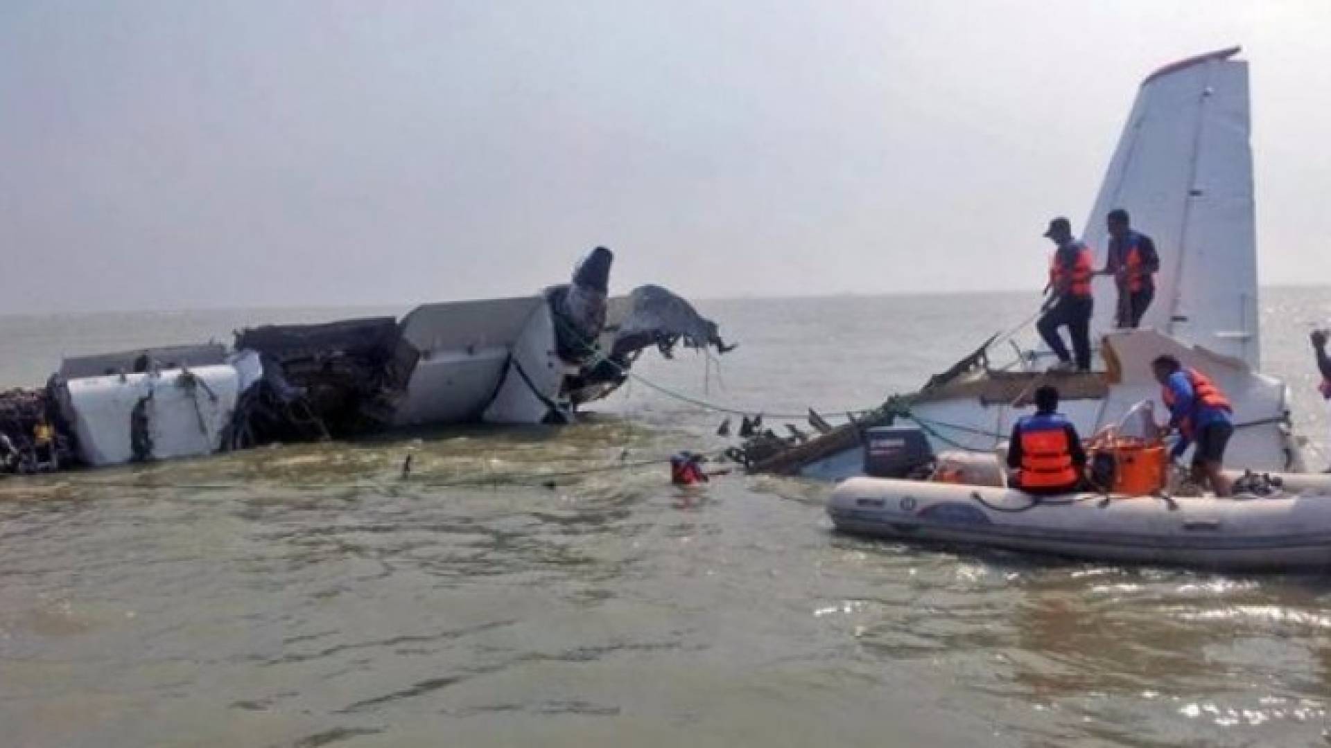 بدء فحص "الصندوقين الأسودين" للطائرة المصرية المنكوبة