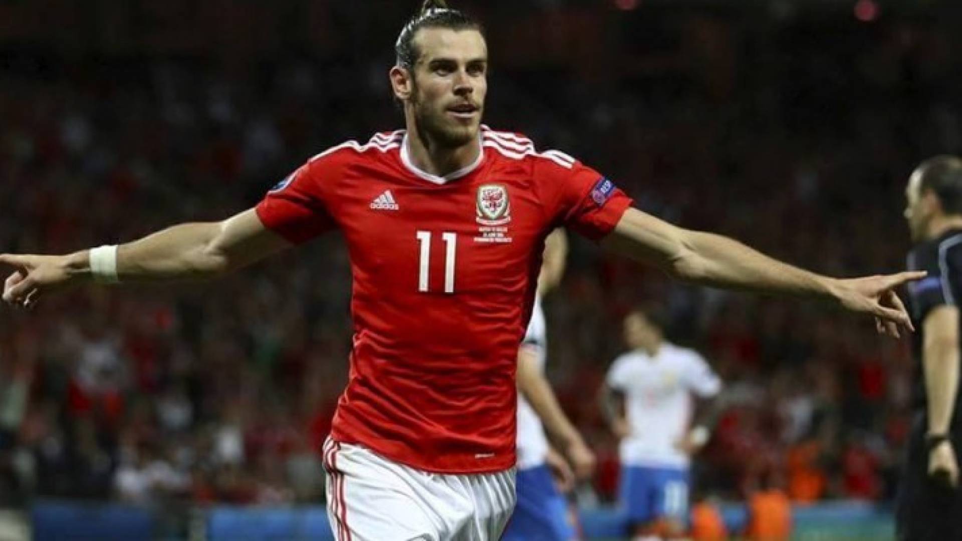 ويلز تتصدر المجموعة وإنجلترا تتأهل في المركز الثاني