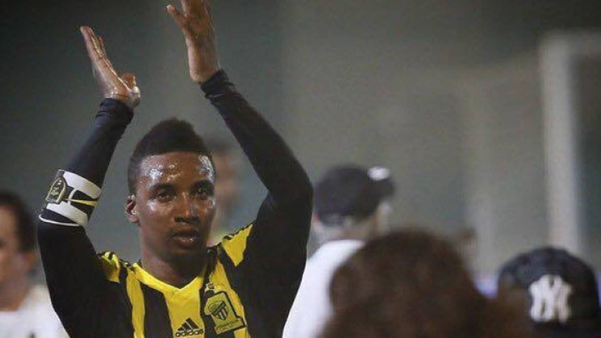 اللاعب محمد نور قائد فريق الاتحاد يقدم اعتزاله بكرة القدم