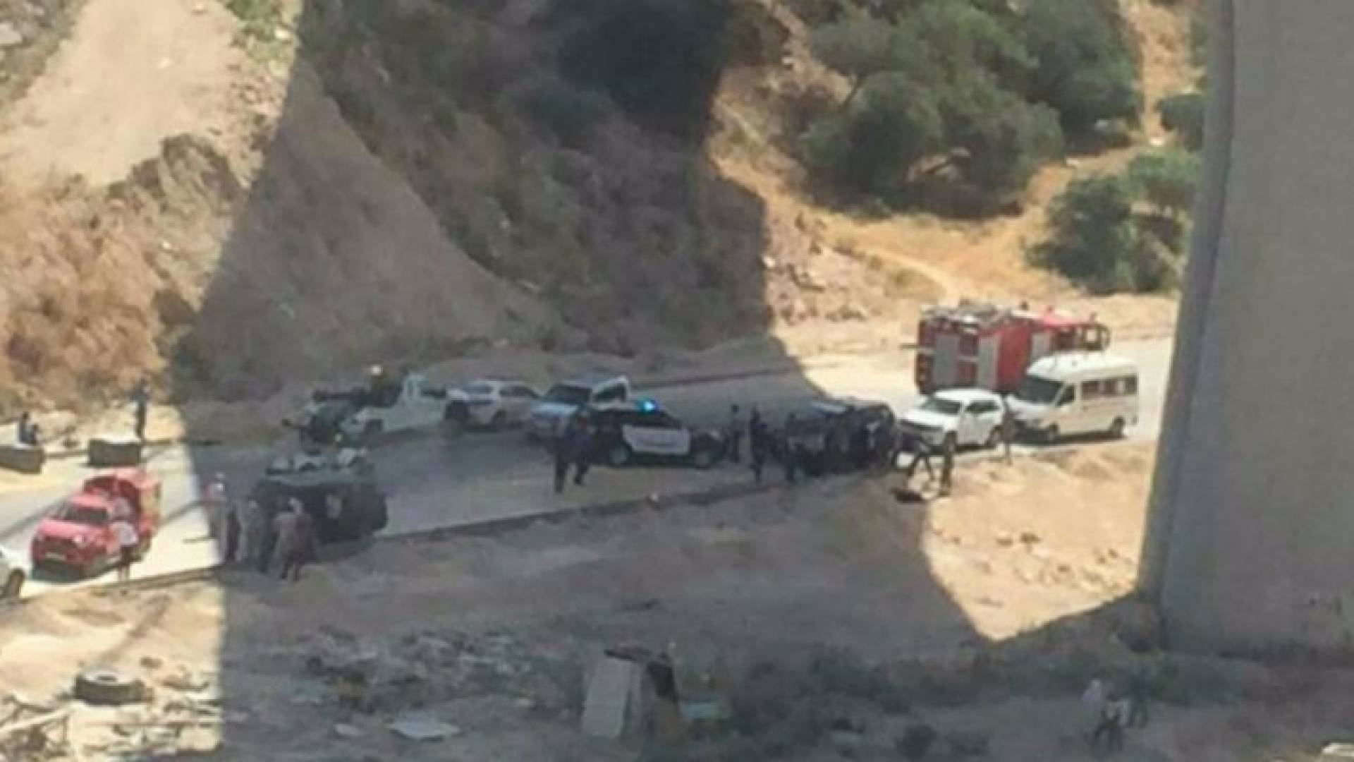 بالفيديو: خمسيني ينتحر من أعلى جسر عبدون