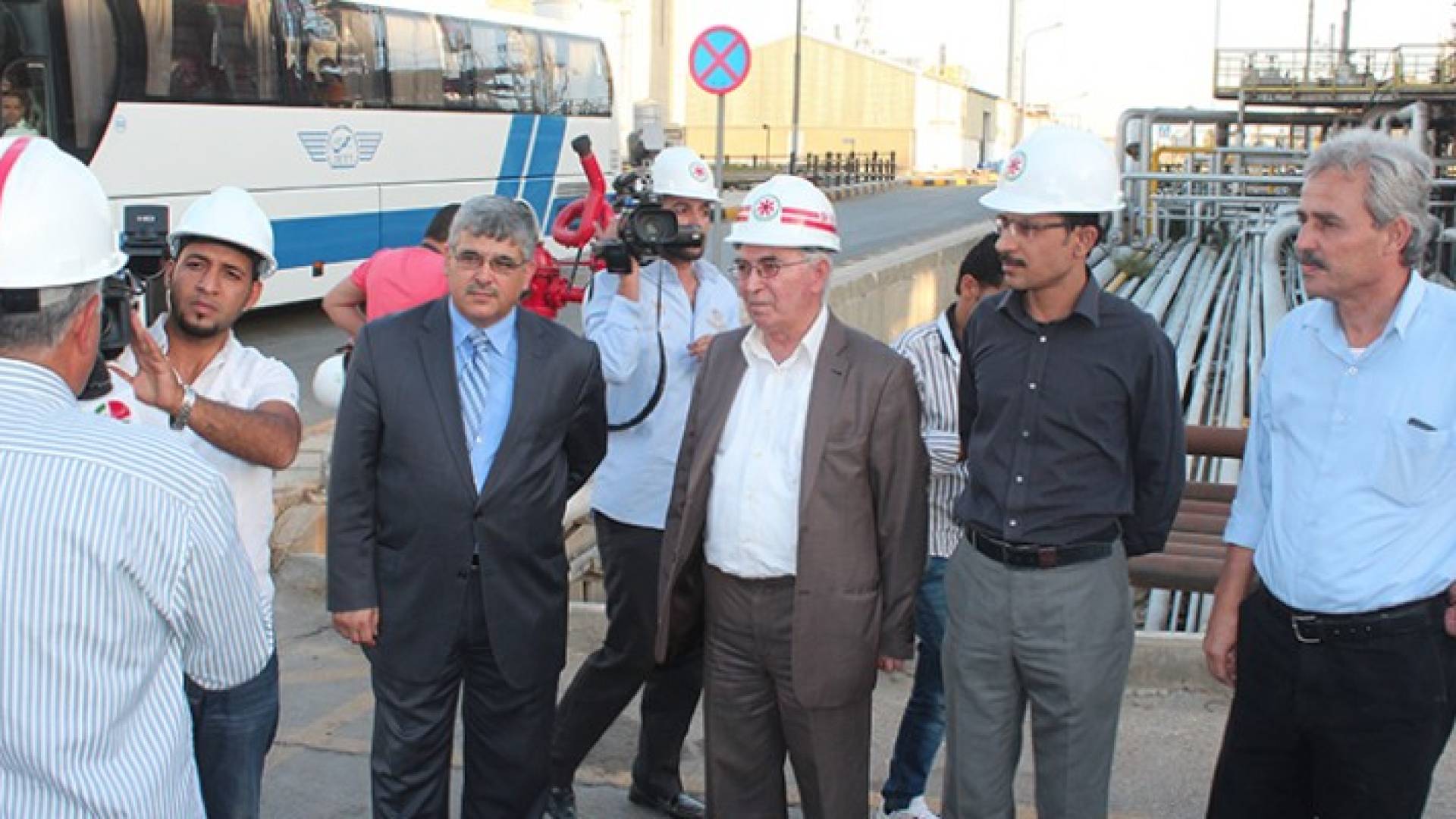 عطاء لتوريد نصف مليون أسطوانة وآخر لتوريد مليون وربع صمام