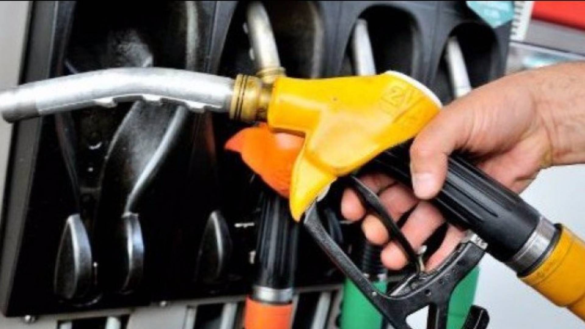 زيادة 2.5 قرشا على كل لتر بنزين وسولار وكاز اعتبارا من منتصف الليل