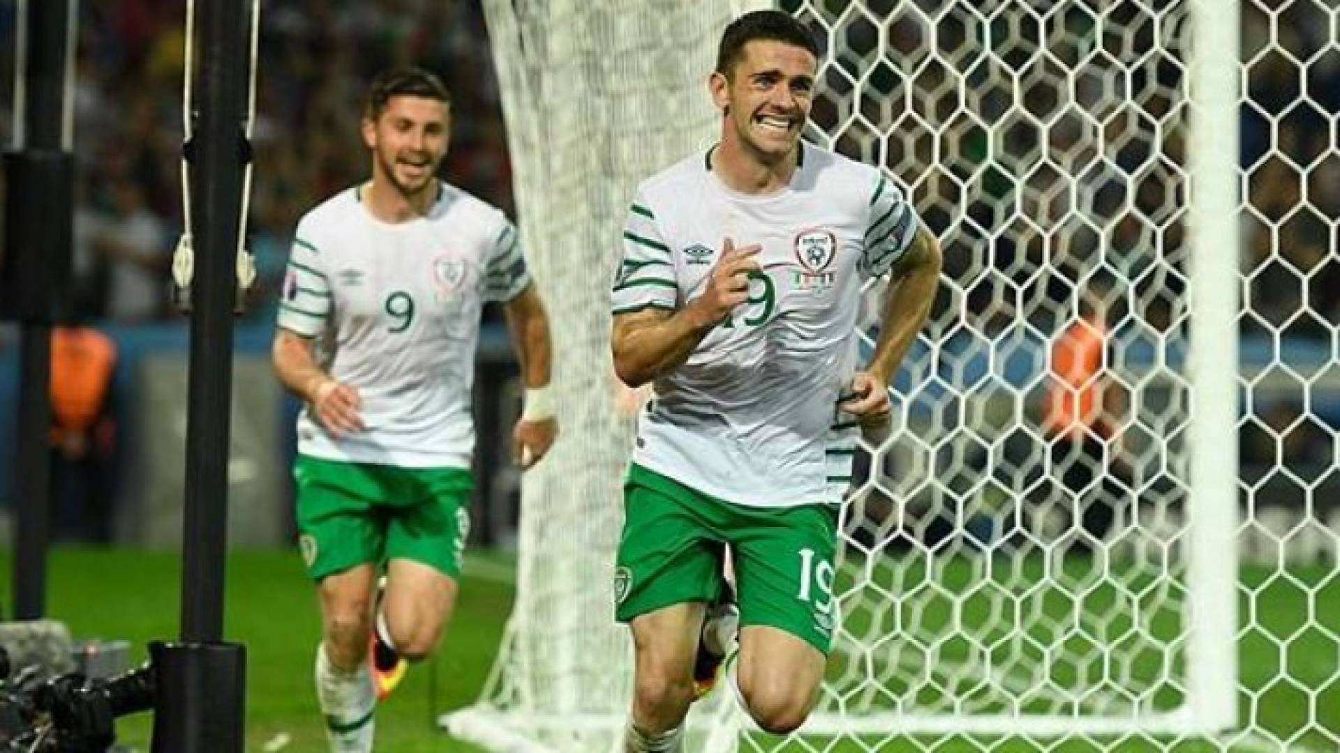 ايرلندا وبلجيكا ترافقان ايطاليا إلى الدور الثاني