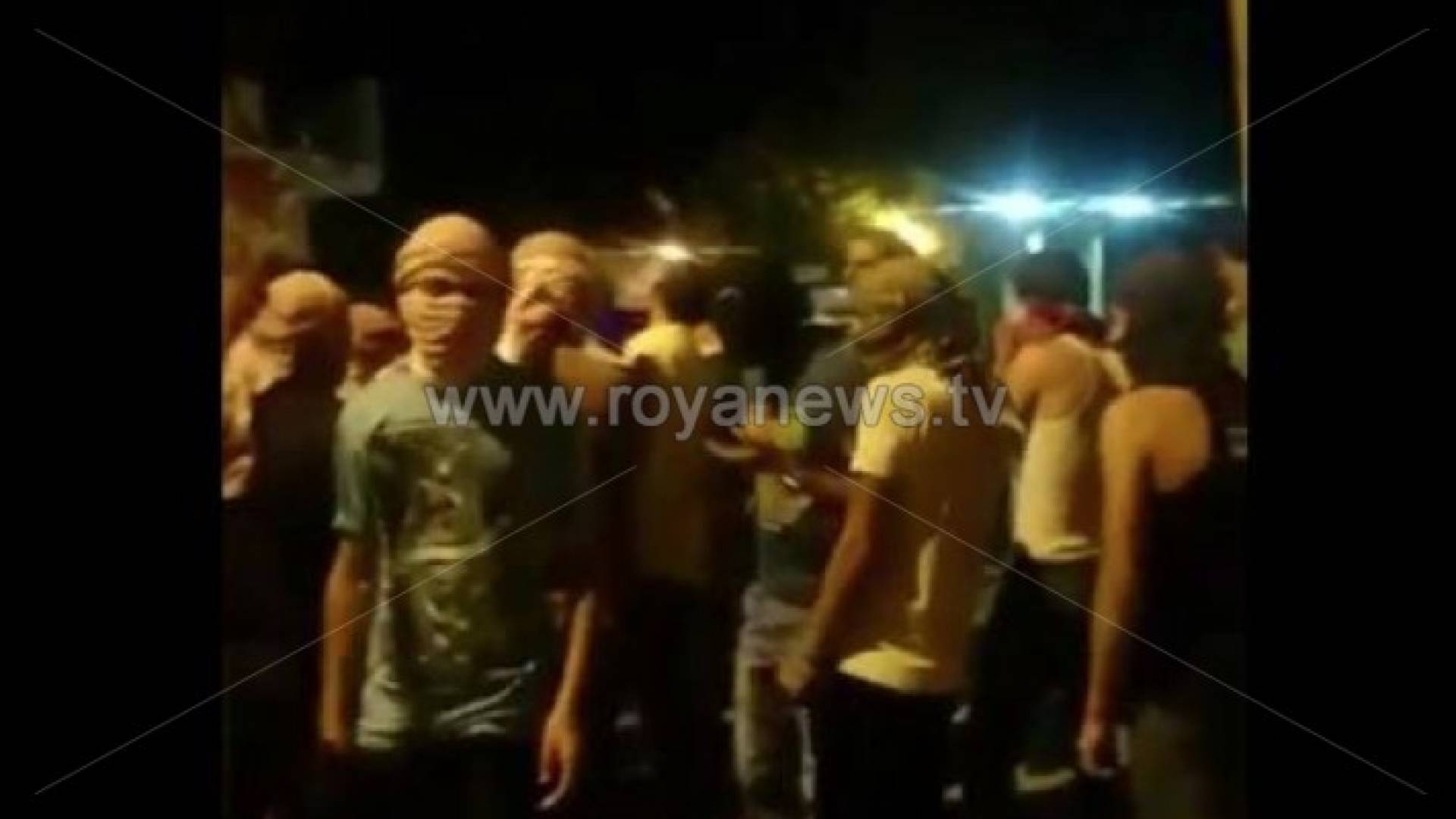 الدرك: متظاهرو ذيبان يقذفون الأمن بالحجارة والدرك يرد بالمسيل للدموع..صور