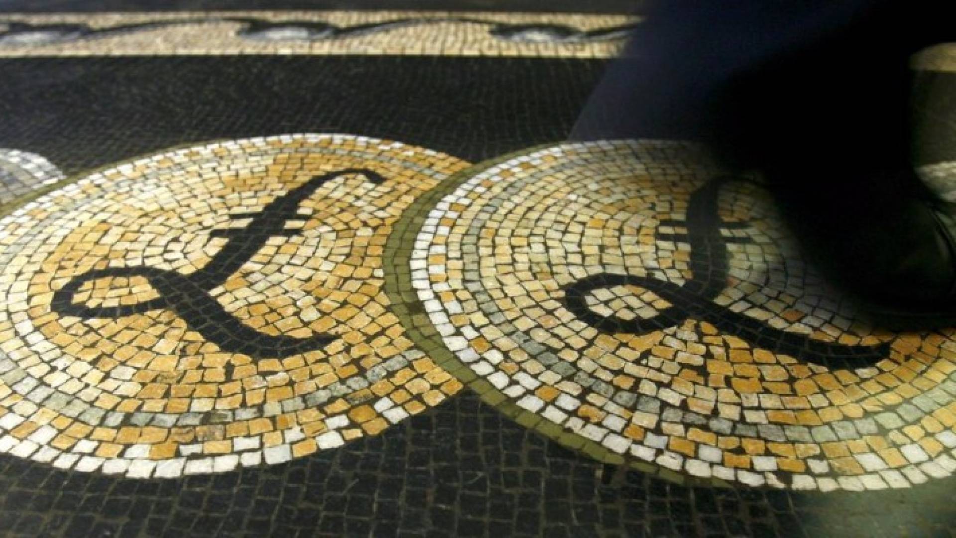 الجنيه الإسترليني في أدنى مستوياته منذ عام 1985