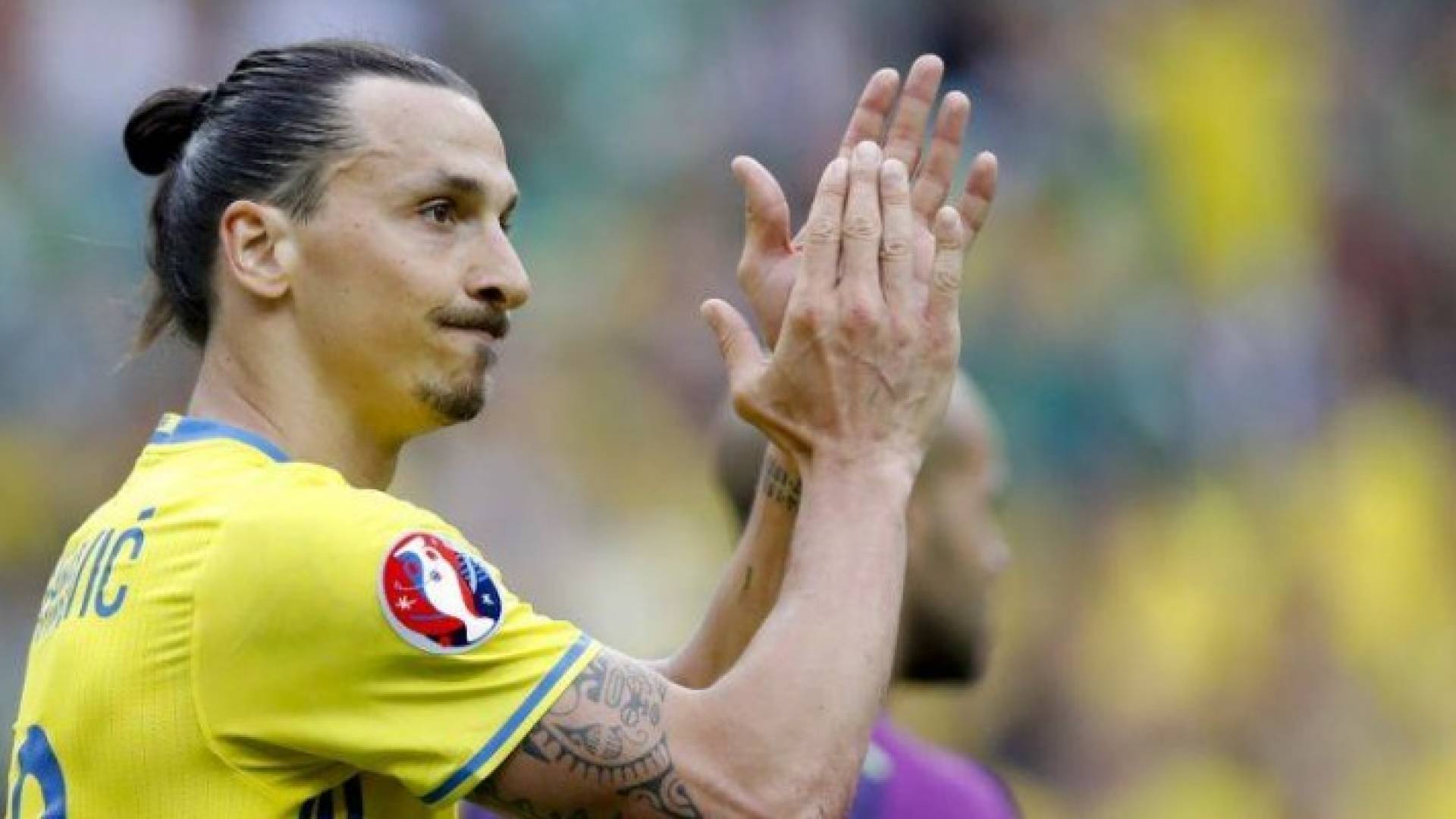 رسالة عاطفية من ابراهيموفيتش للسويد