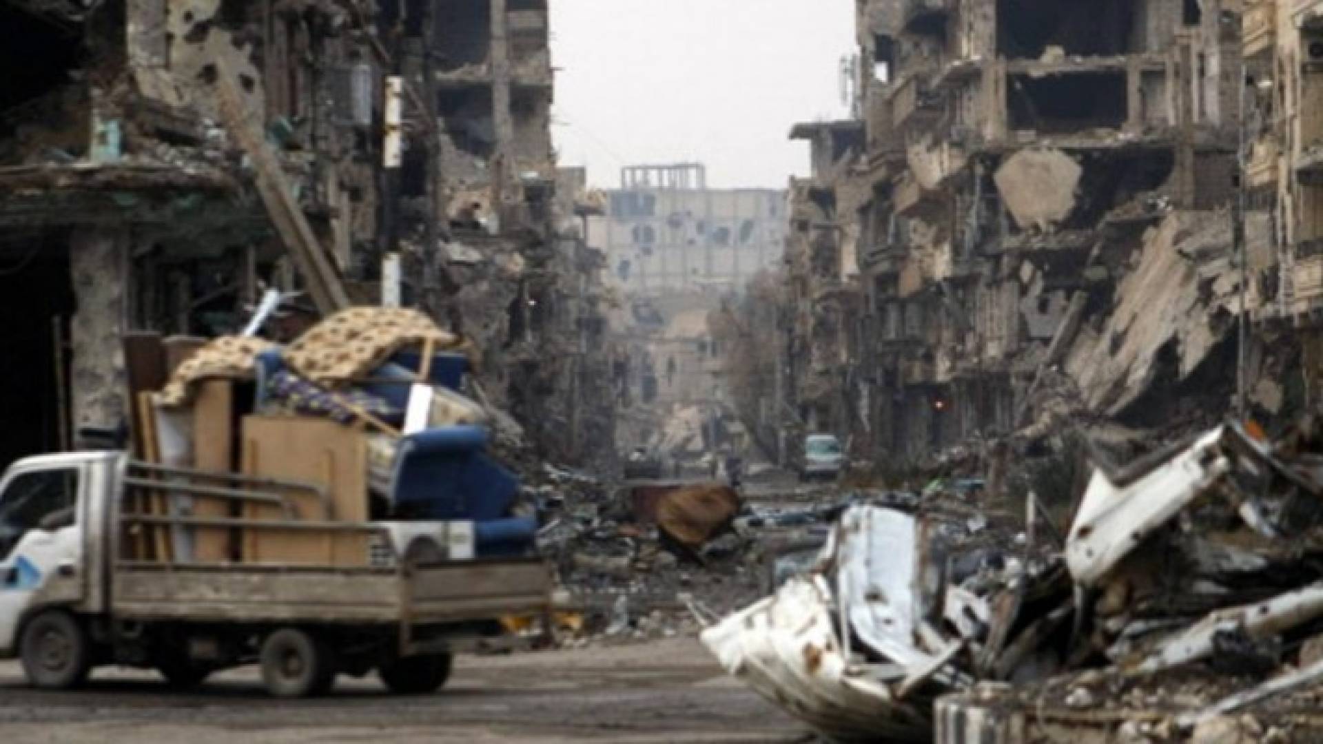 أنقاض حي مدمر في مدينة دير الزور - ارشيفية