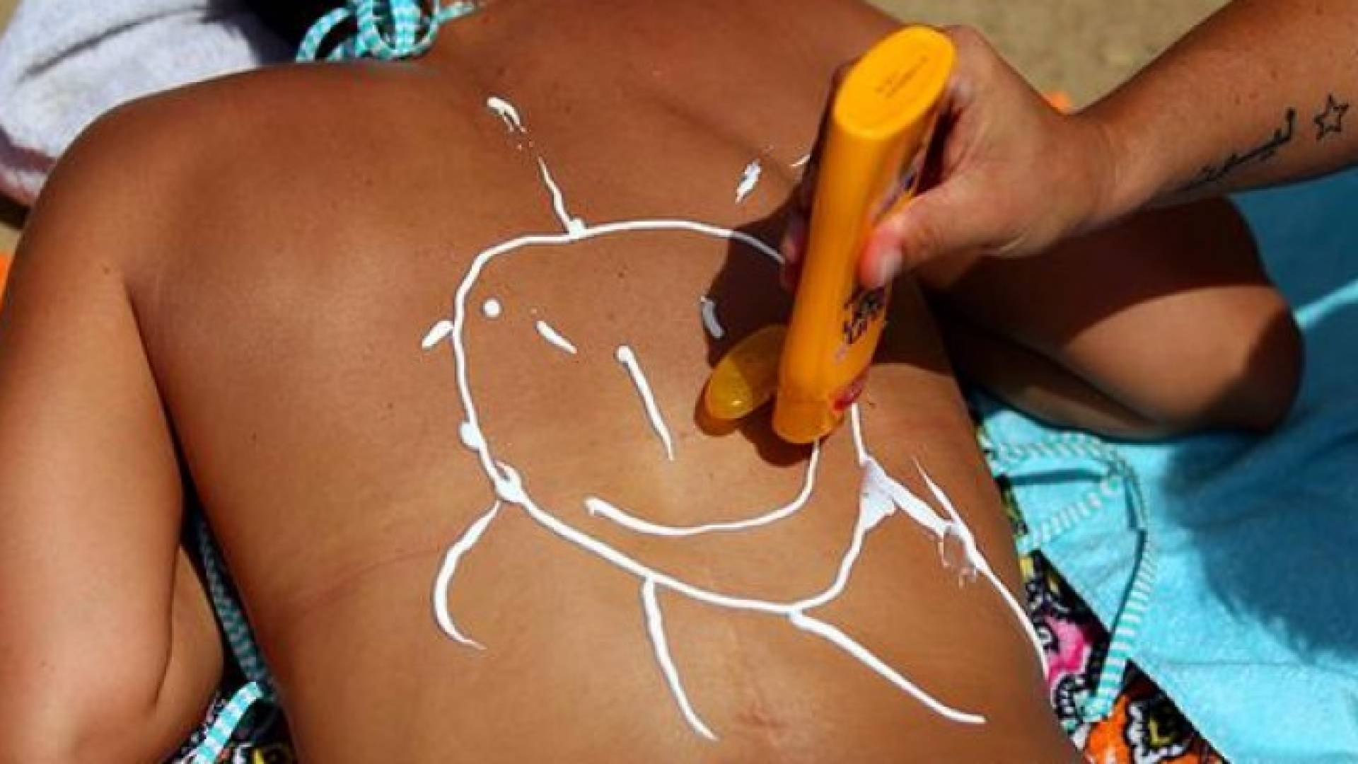 كيف تتجنب حروق الشمس؟