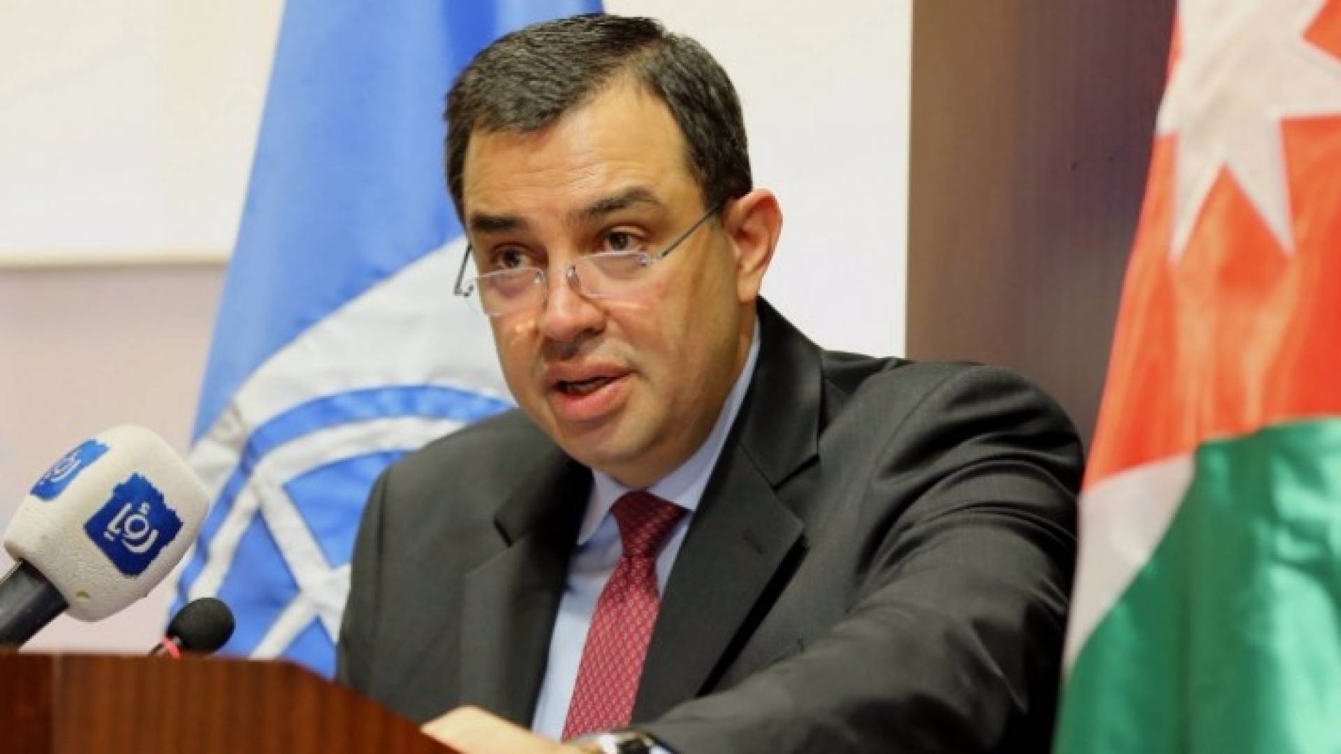 وزير التخطيط والتعاون الدول عماد الفاخوري 