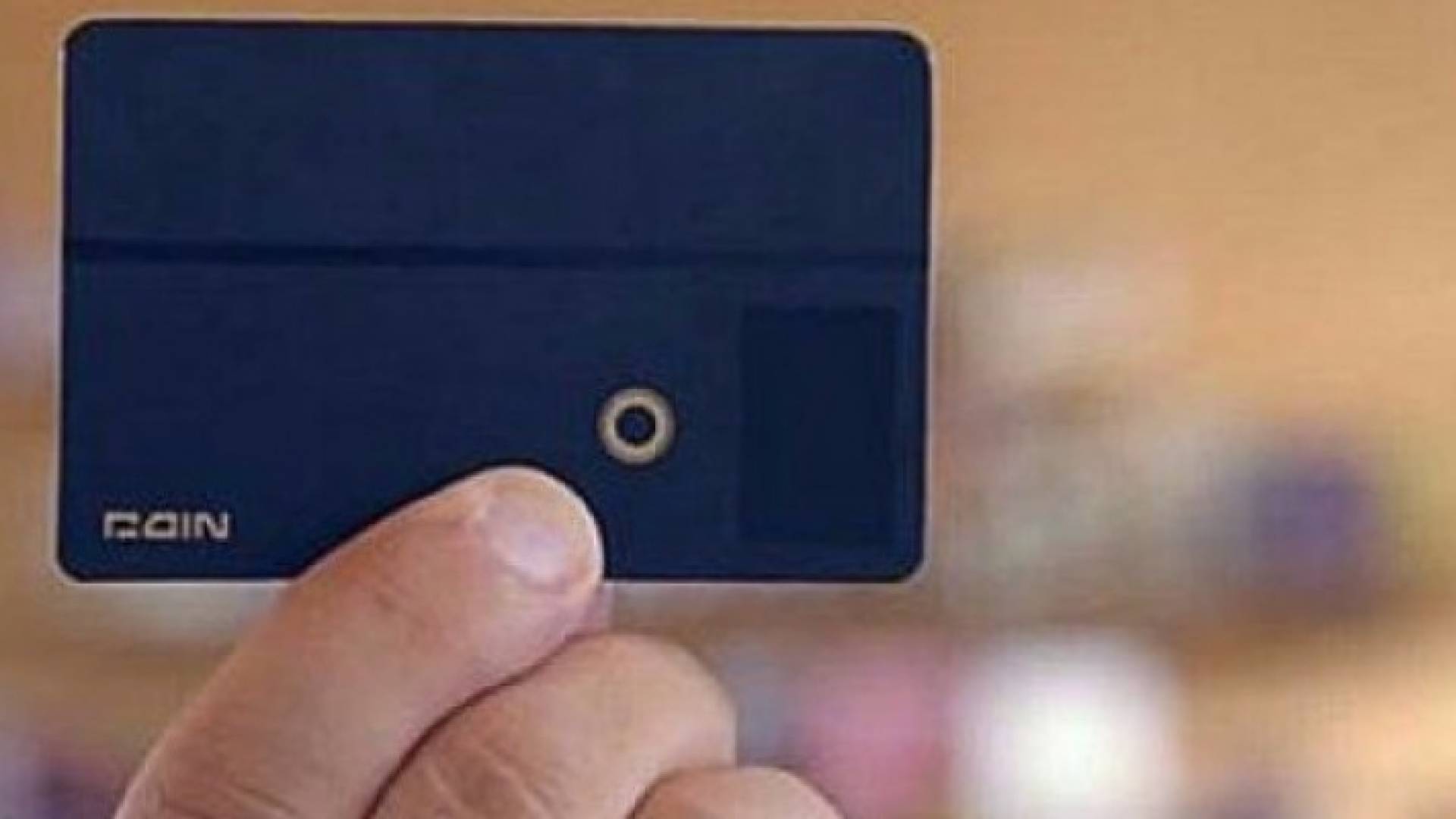 بدء توزيع البطاقة الذكية " تجريبيا "