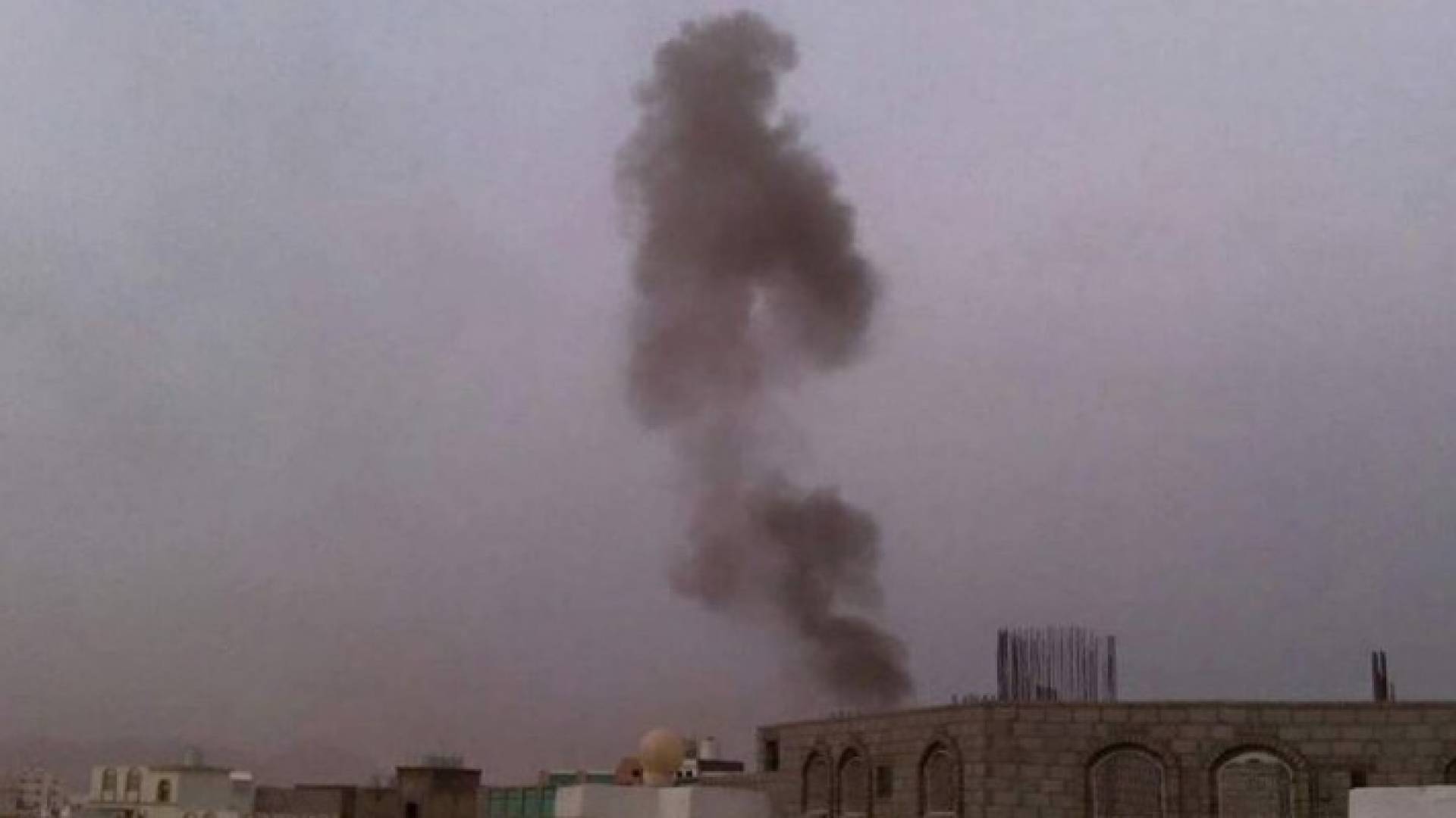 اليمن.. قتلى في سلسلة تفجيرات لداعش بالمكلا