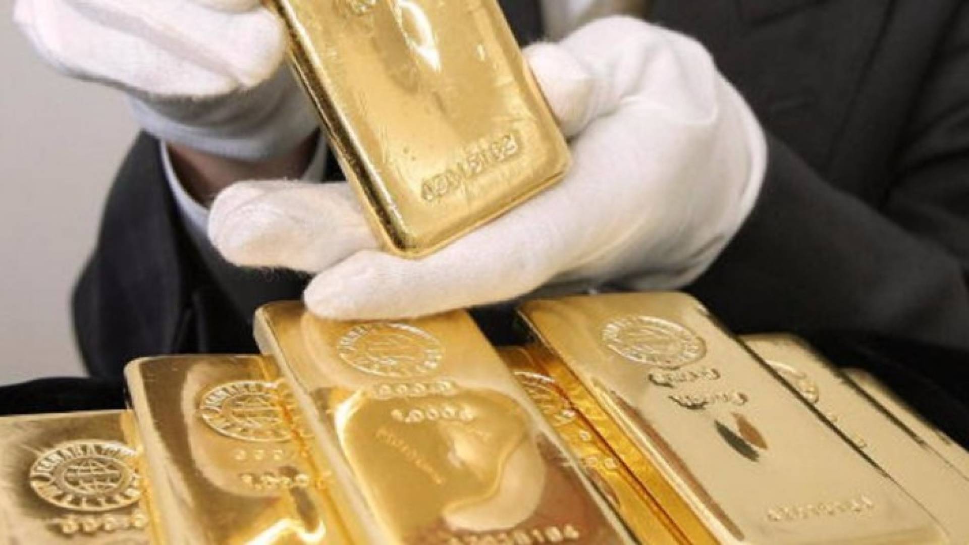 الذهب يتراجع بعد صعود
