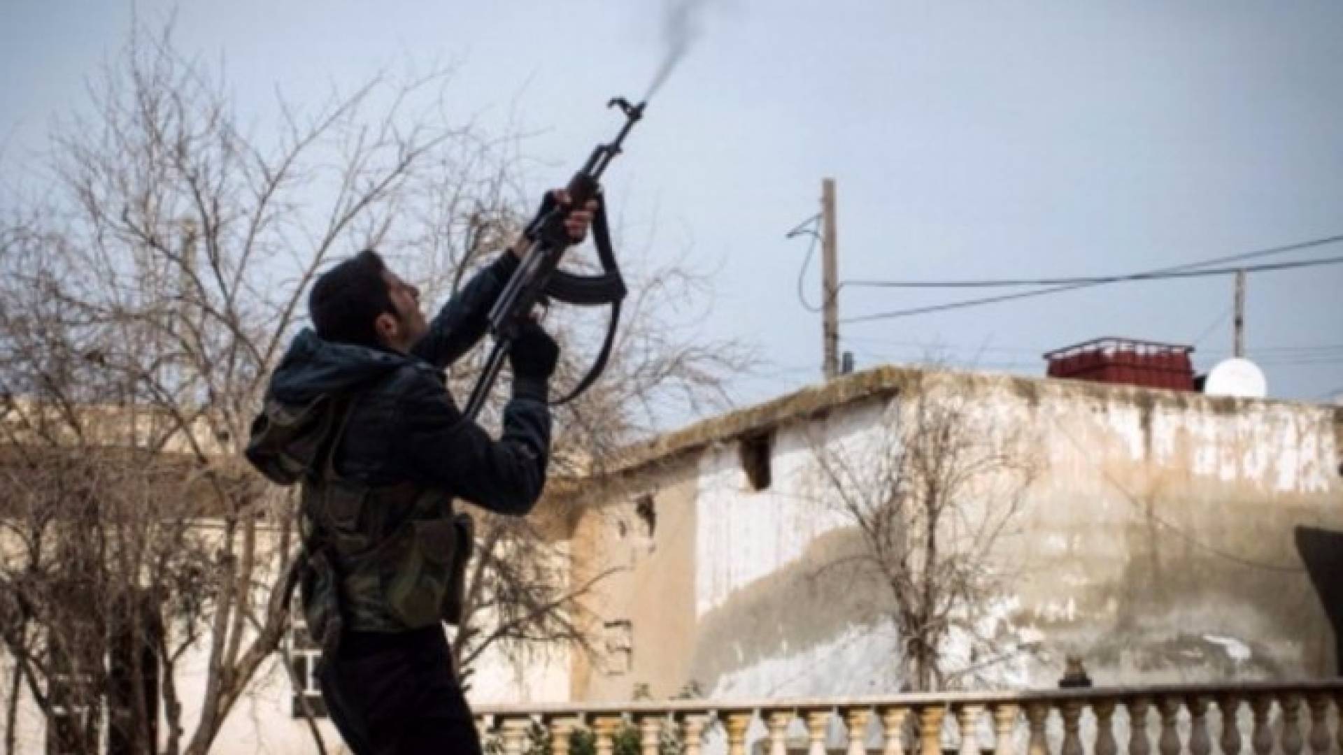 سوريون مدعومون من أمريكا يسيطرون على مطار عسكري