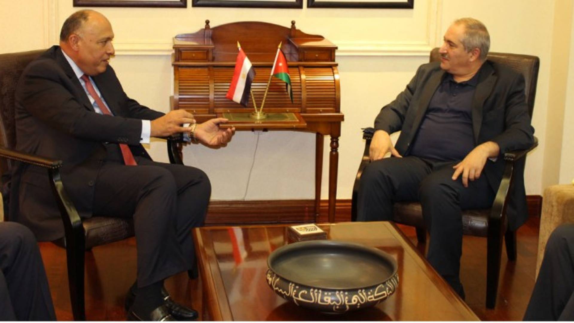 جوده يجري مباحثات مع نظيره المصري