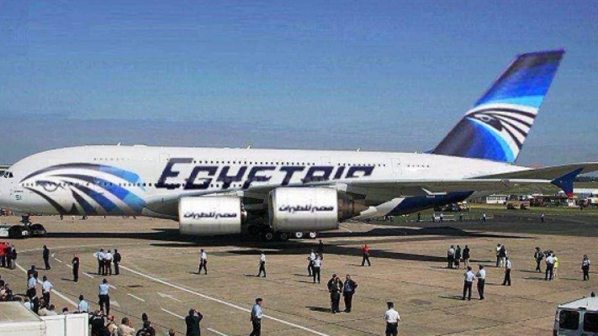 المحققون يستخرجون معلومات من مسجل الطائرة المصرية المنكوبة