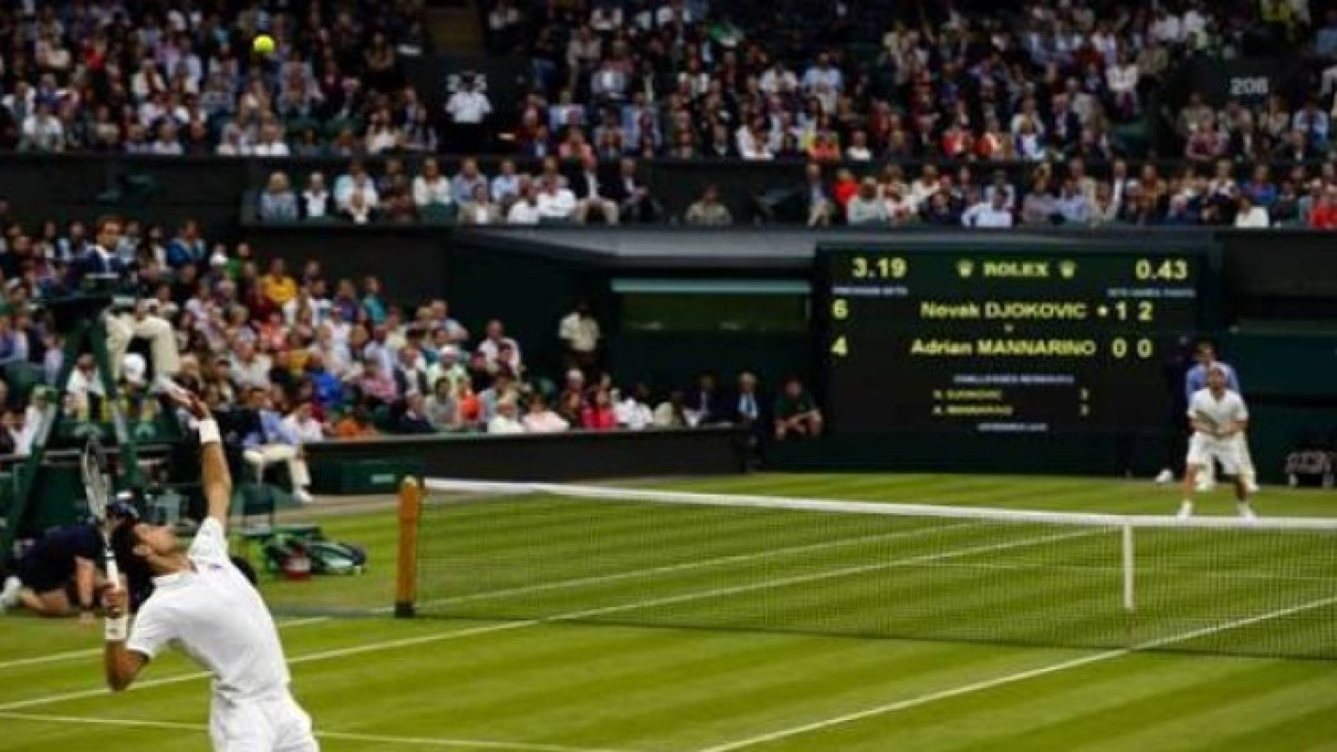 ديوكوفيتش يواصل مسيرته في ويمبلدون