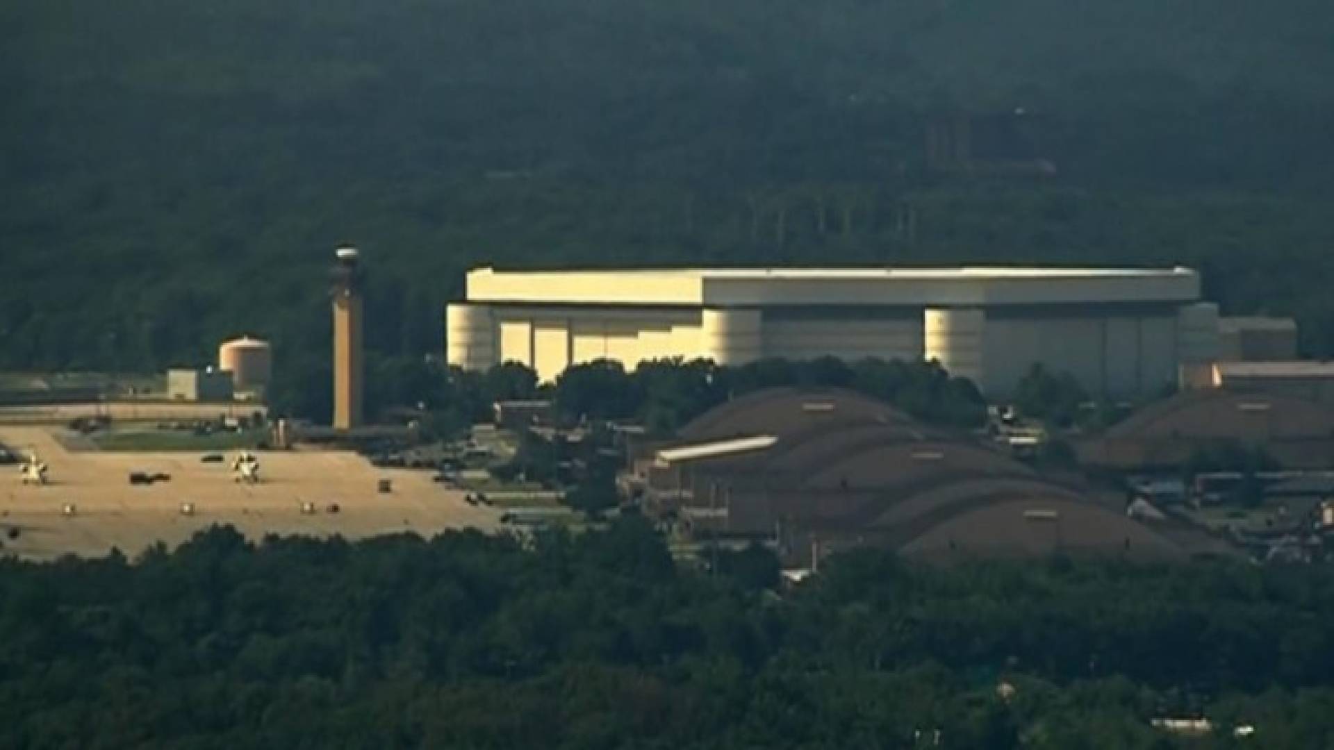  قاعدة أندروز الجوية في ولاية ماريلاند الأميركية