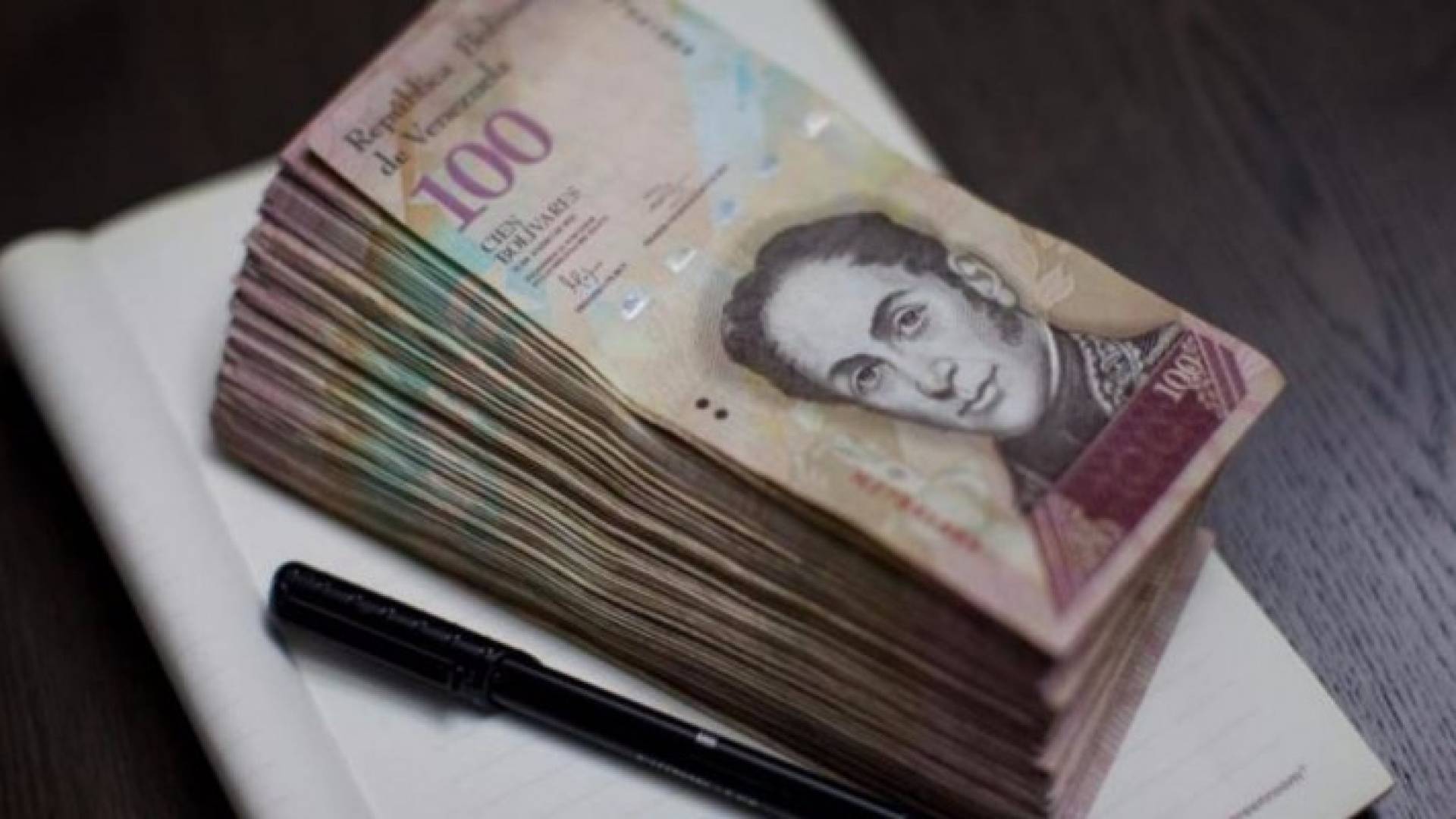 ورق " التواليت " يحكم فنزويلا بدلا من عملتها