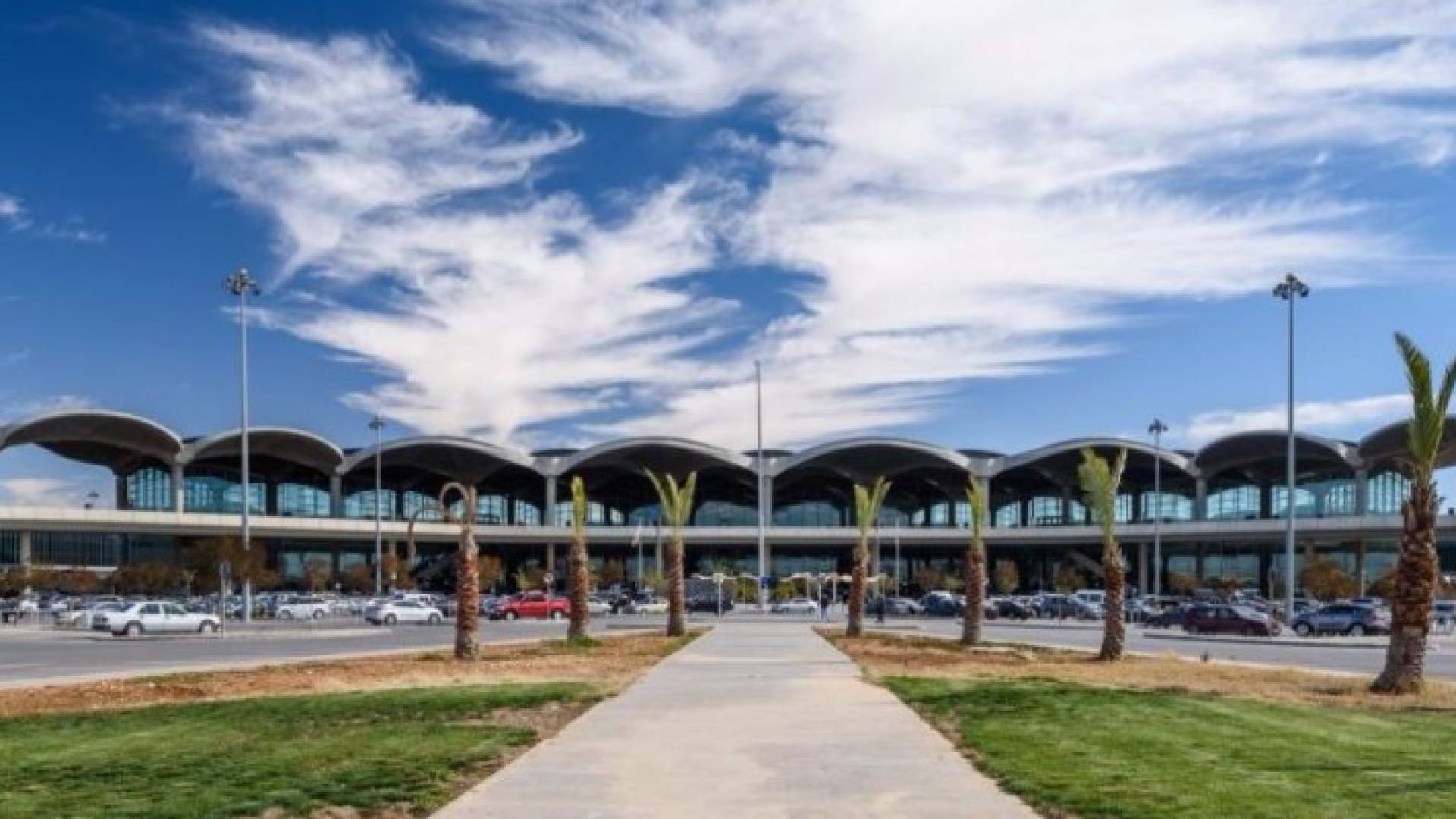 مطار الملكة علياء يحقق نموا ملموسا في حركة المسافرين