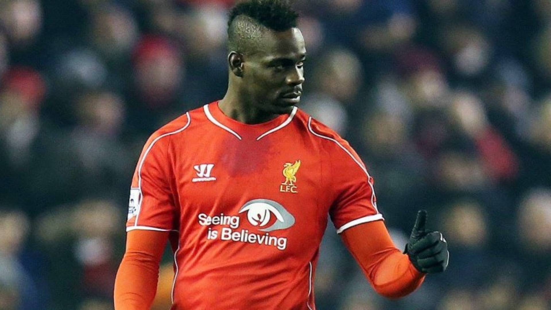 بالوتيلي: سأفوز بالكرة الذهبية