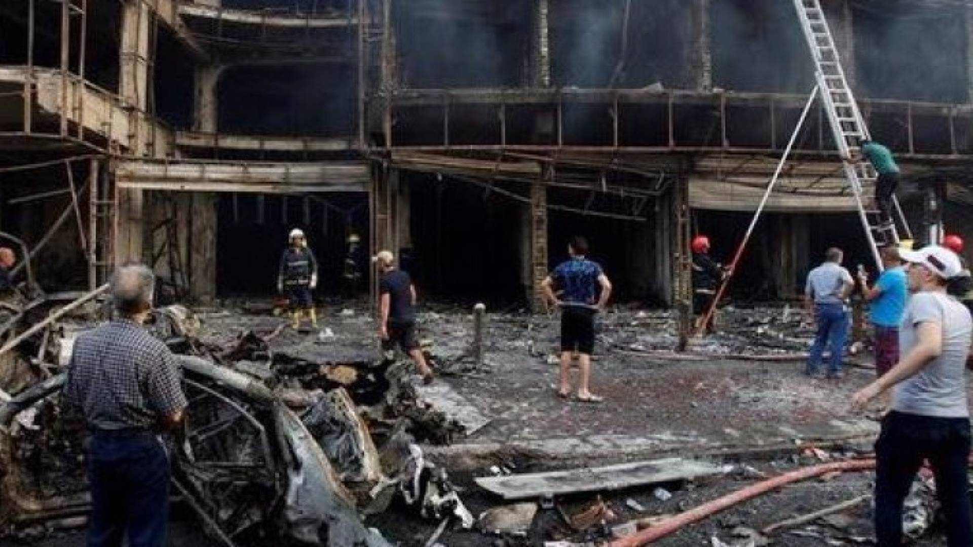 120 قتيلا و200 جريح بتفجيرين في بغداد.. وداعش يتبنى