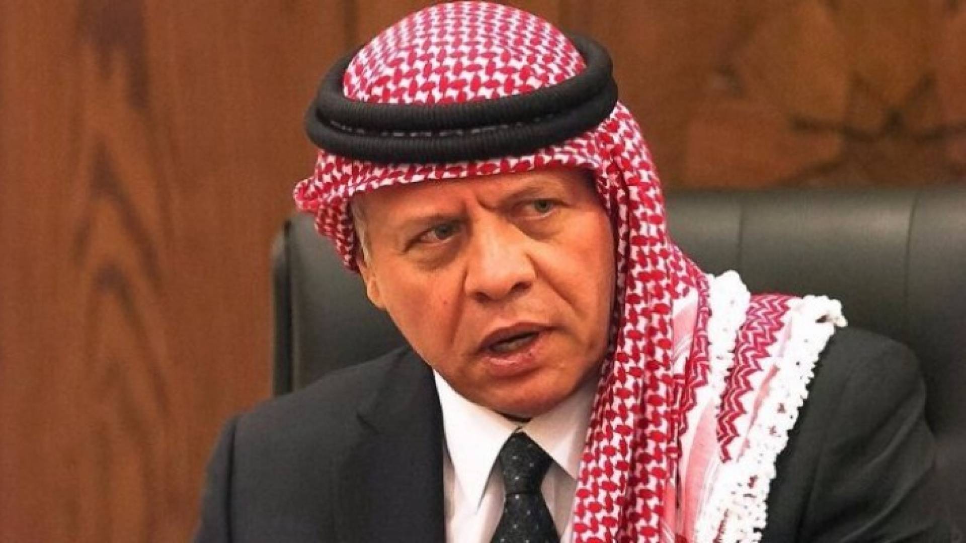 الملك يدين حوادث التفجيرات الإرهابية التي استهدفت عدة مناطق في السعودية