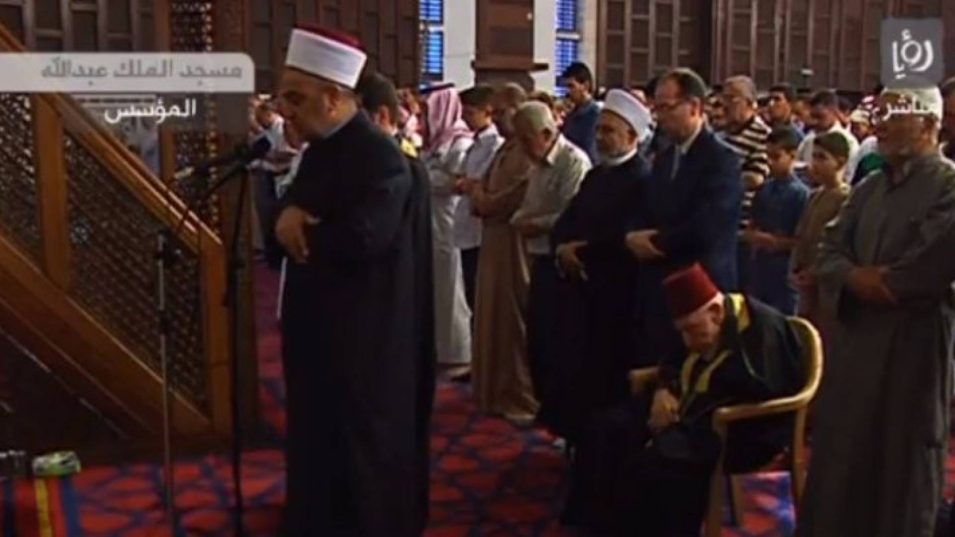 الأردنيون يقيمون صلاة العيد .. بث مباشر