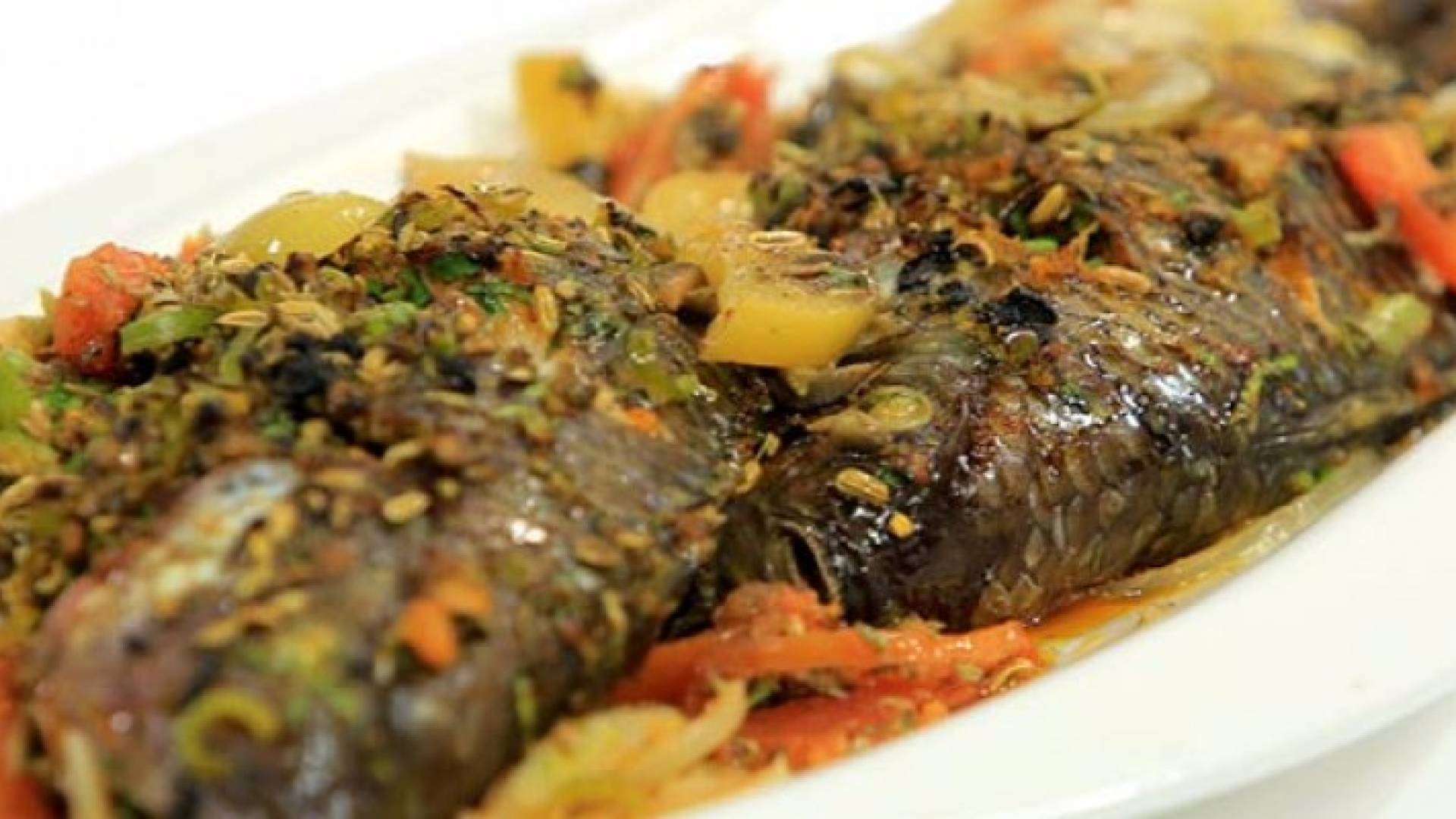 تناولوا " الفسيخ " خلال العيد لكن بحذر !