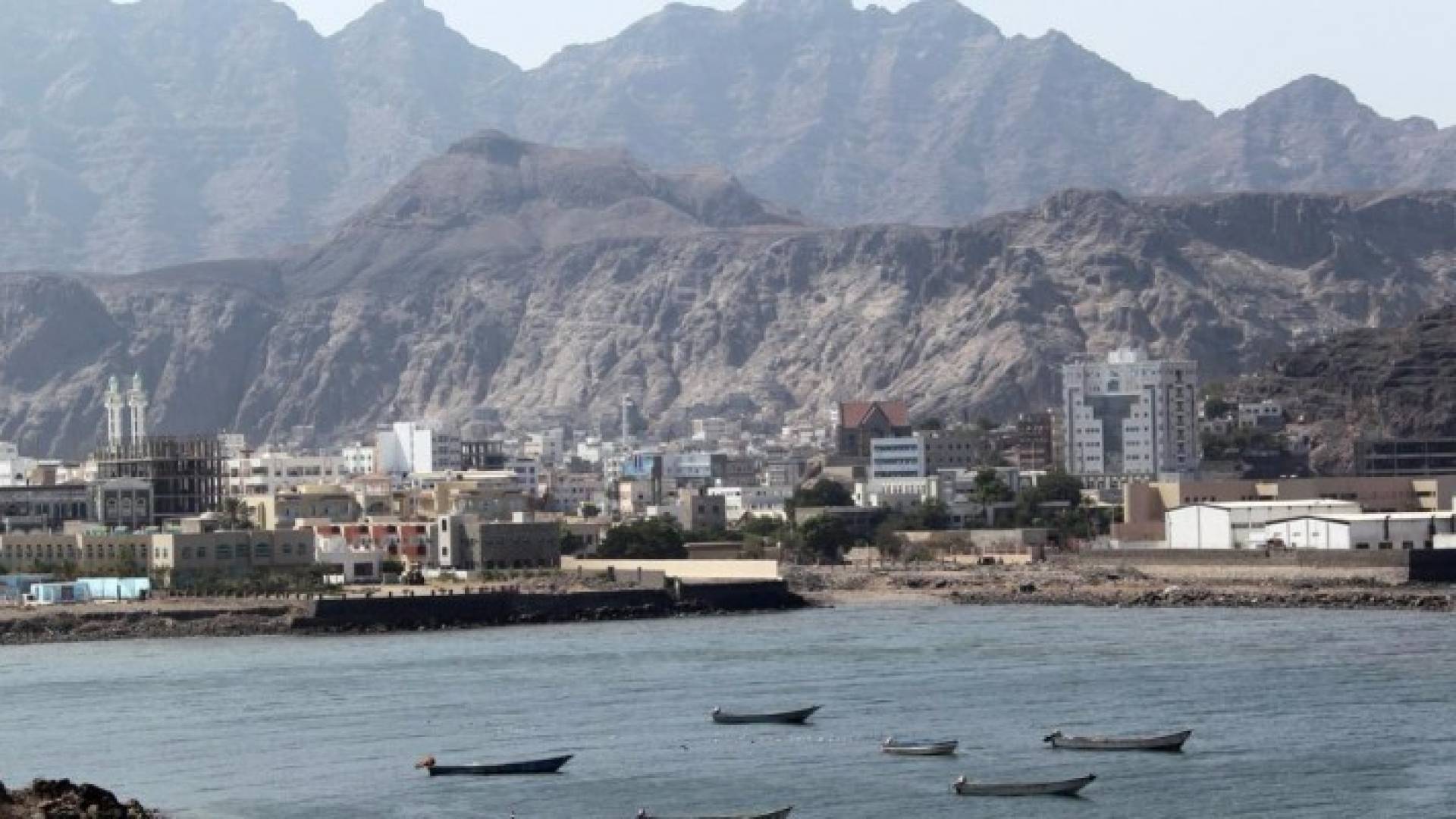 قتلى بهجوم على قاعدة عسكرية في عدن