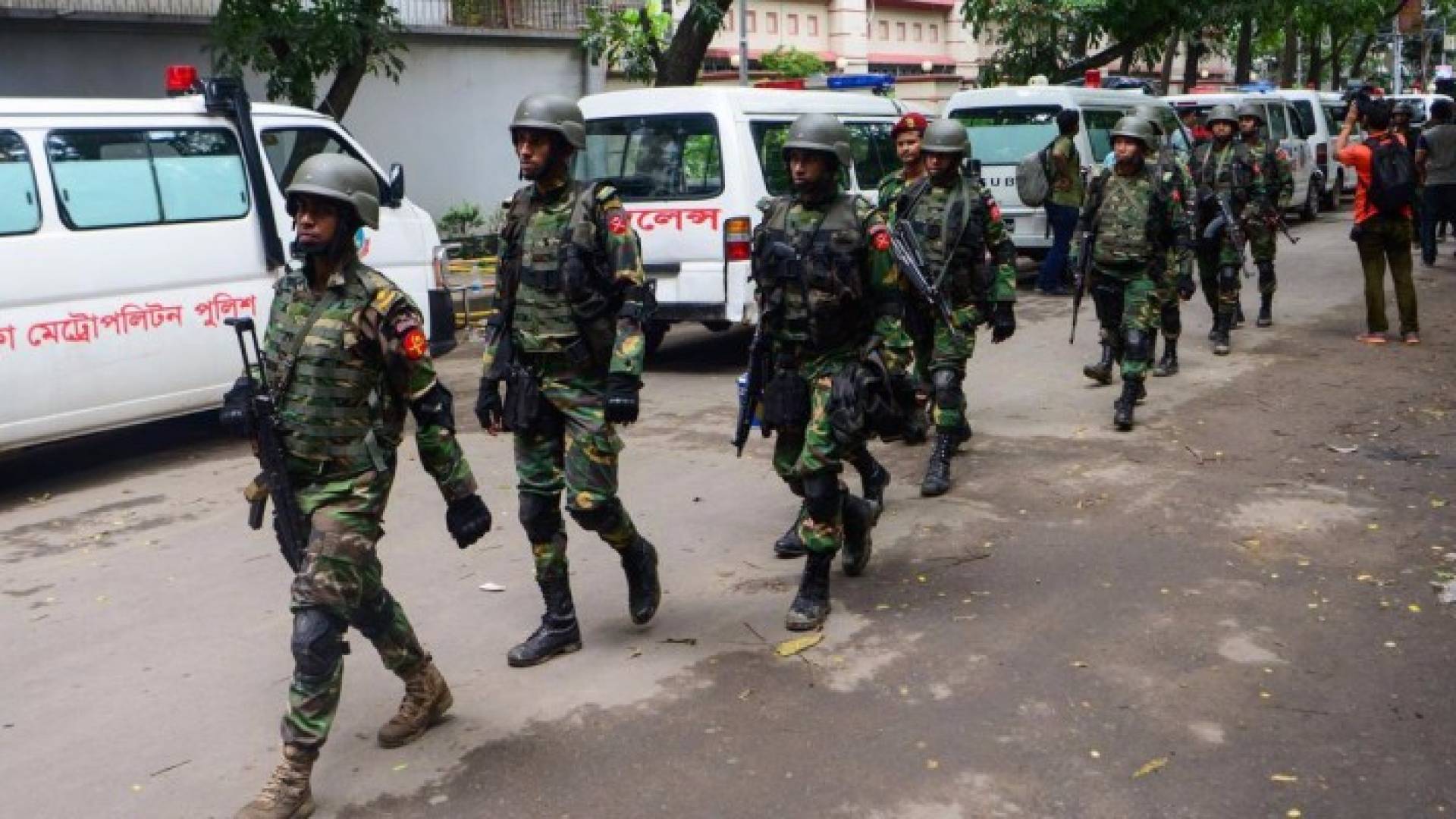 مقتل شرطي في انفجار في بنغلادش