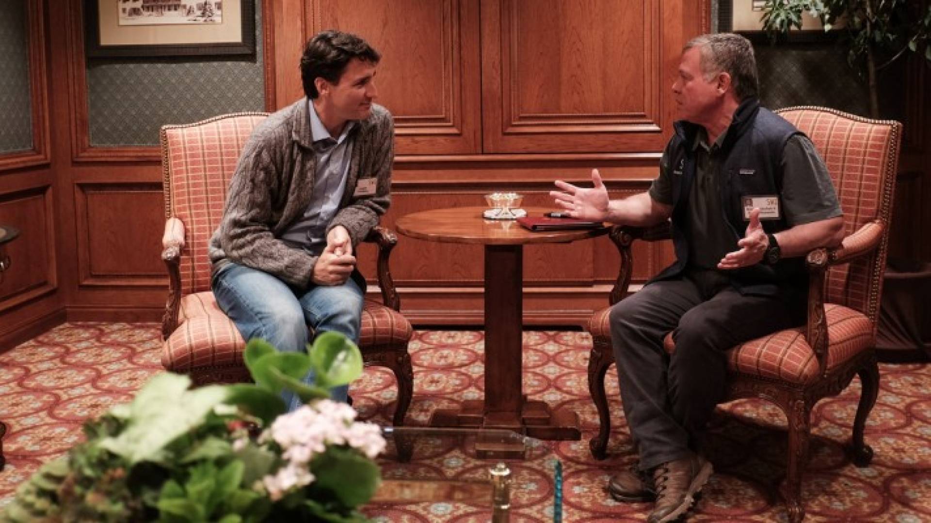 الملك يلتقي رئيس وزراء كندا