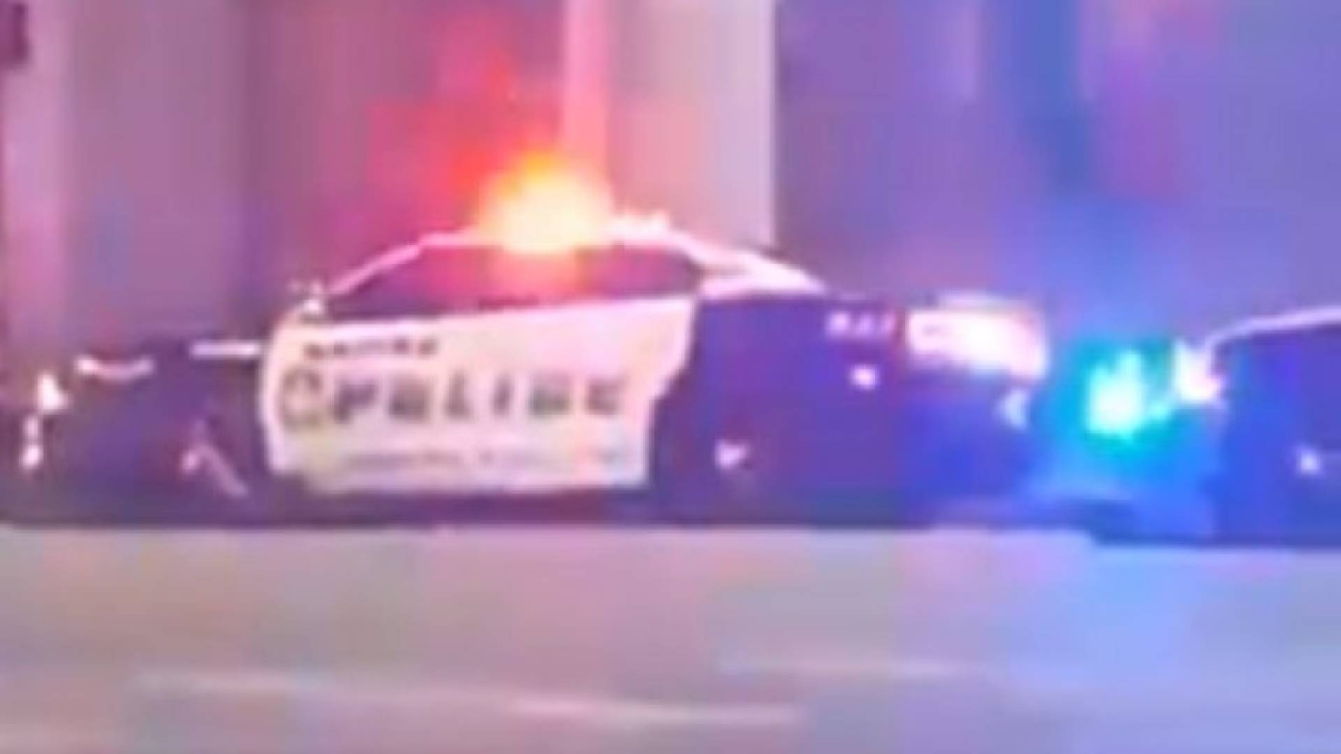 شاهد بالفيديو : إطلاق نار على الشرطة الامريكية في دالاس