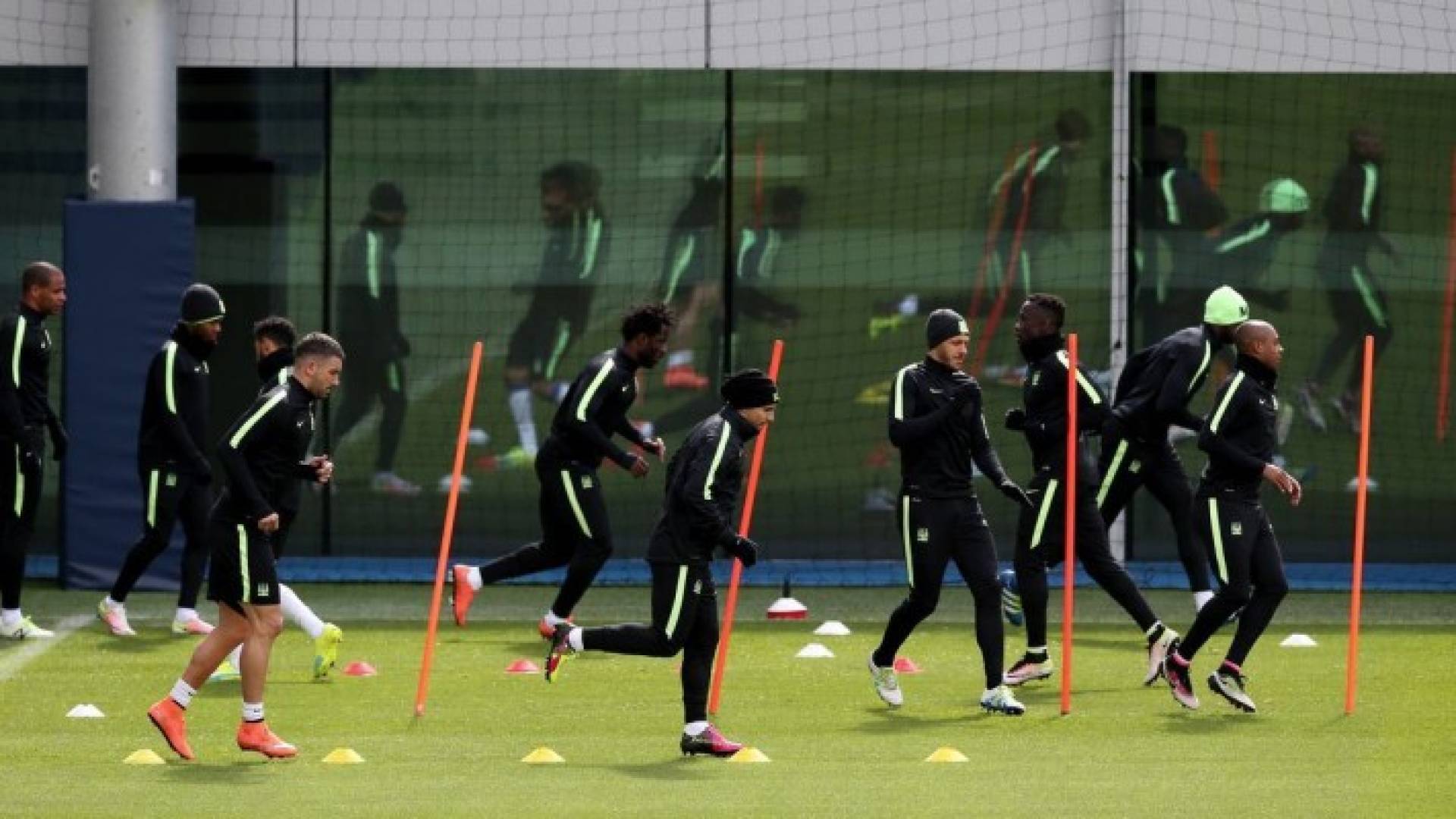 "لاعب وهمي" ينضم لمانشستر سيتي