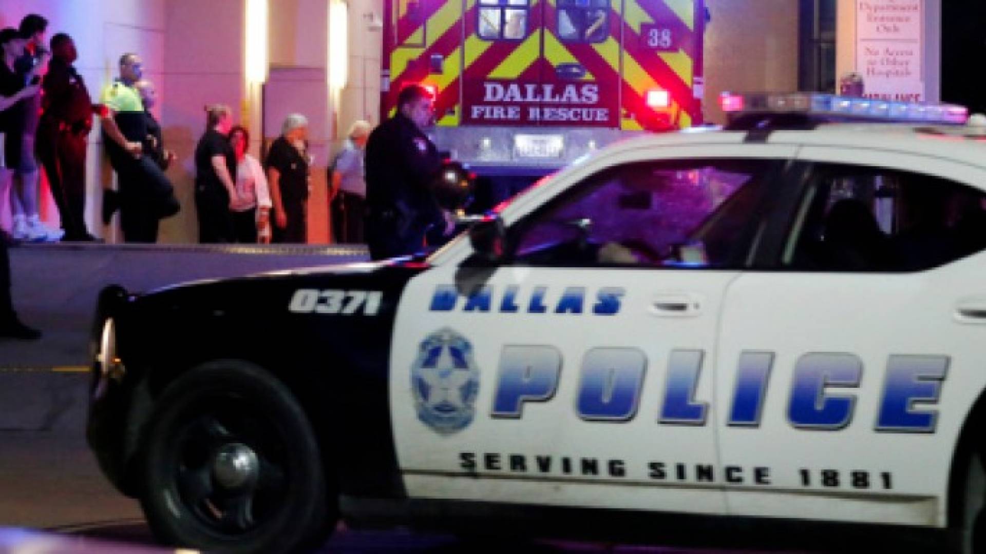 ماذا نعلم عن ميكا اكزافير جونسون مطلق النار وقاتل عناصر الشرطة الـ5 في دالاس؟