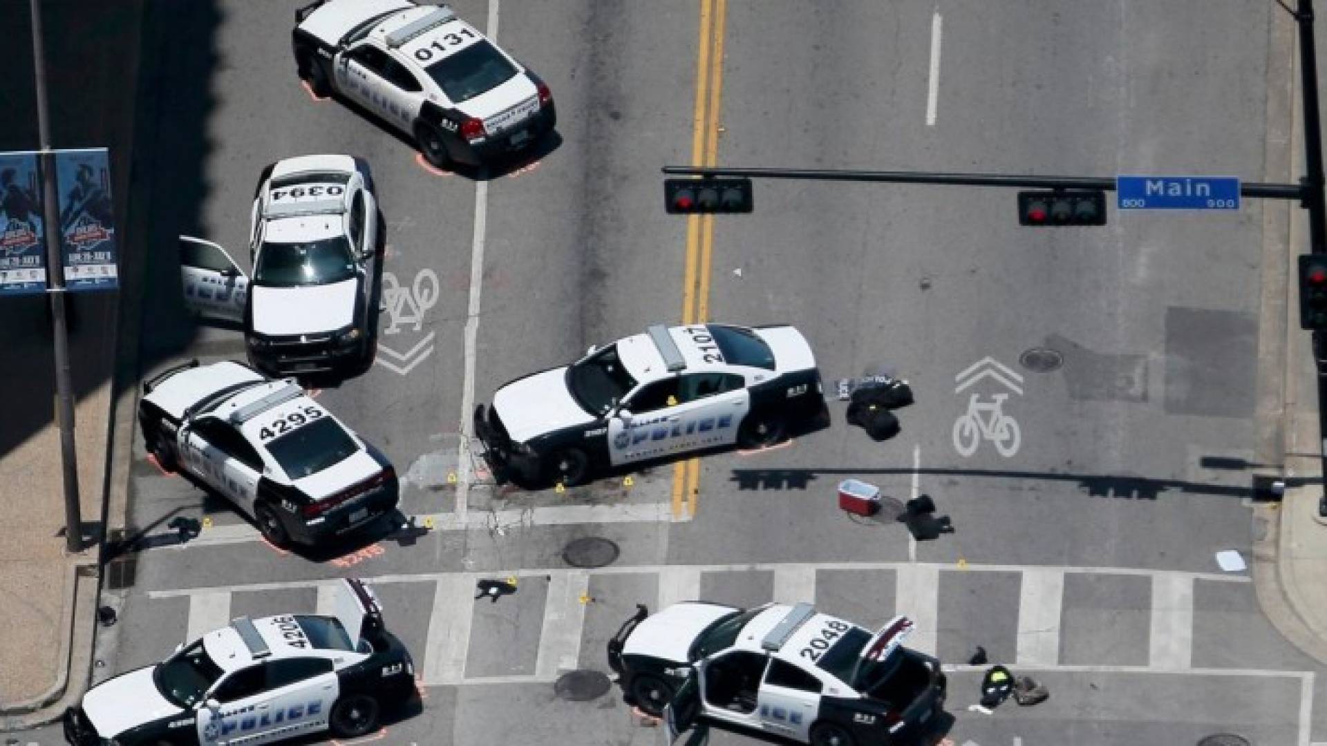 قناص دالاس "متحرش سابق"