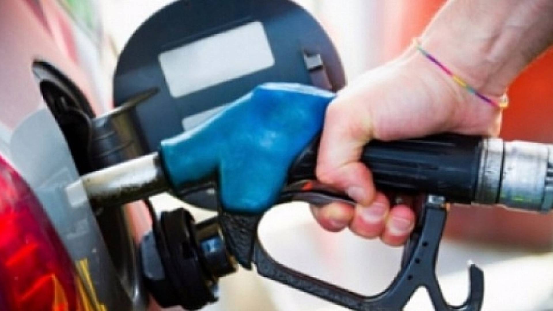 الطلب على البنزين يرتفع 42 % خلال العيد