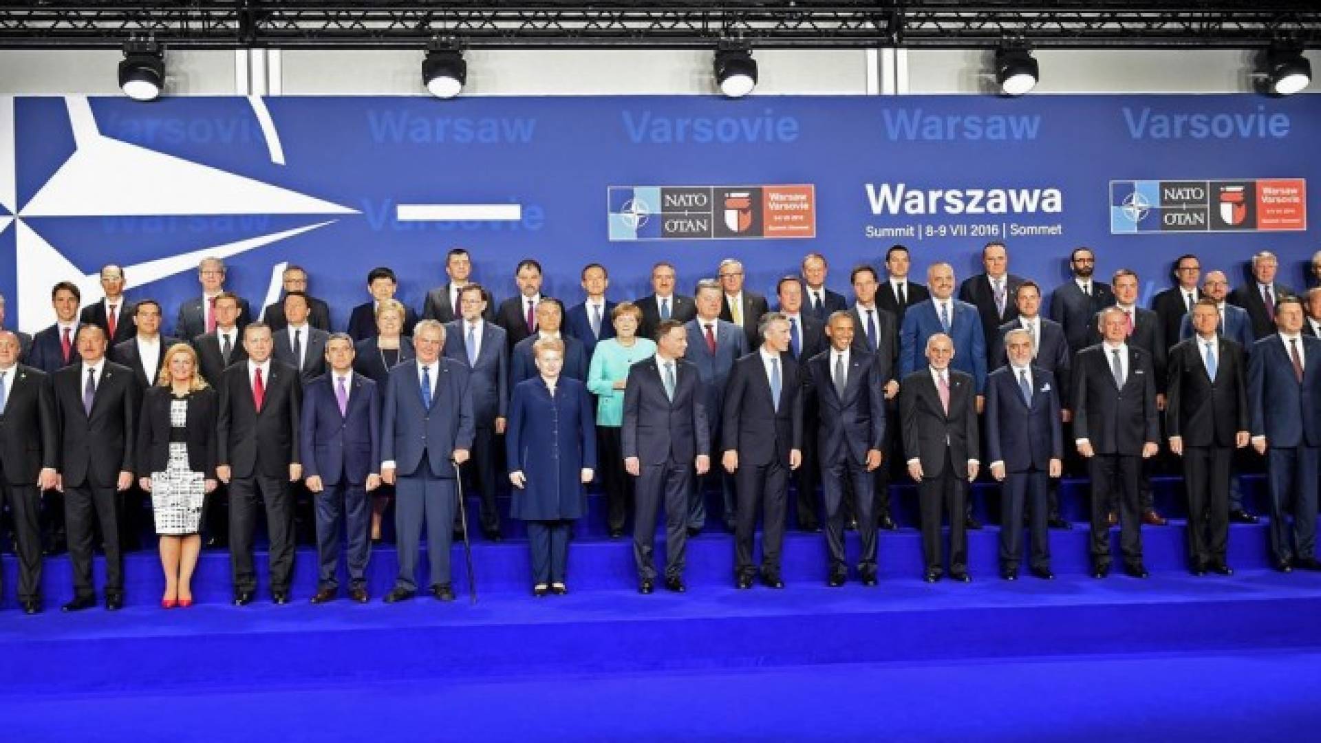 "الناتو" يتعهد بتمويل القوات الأفغانية حتى عام 2020