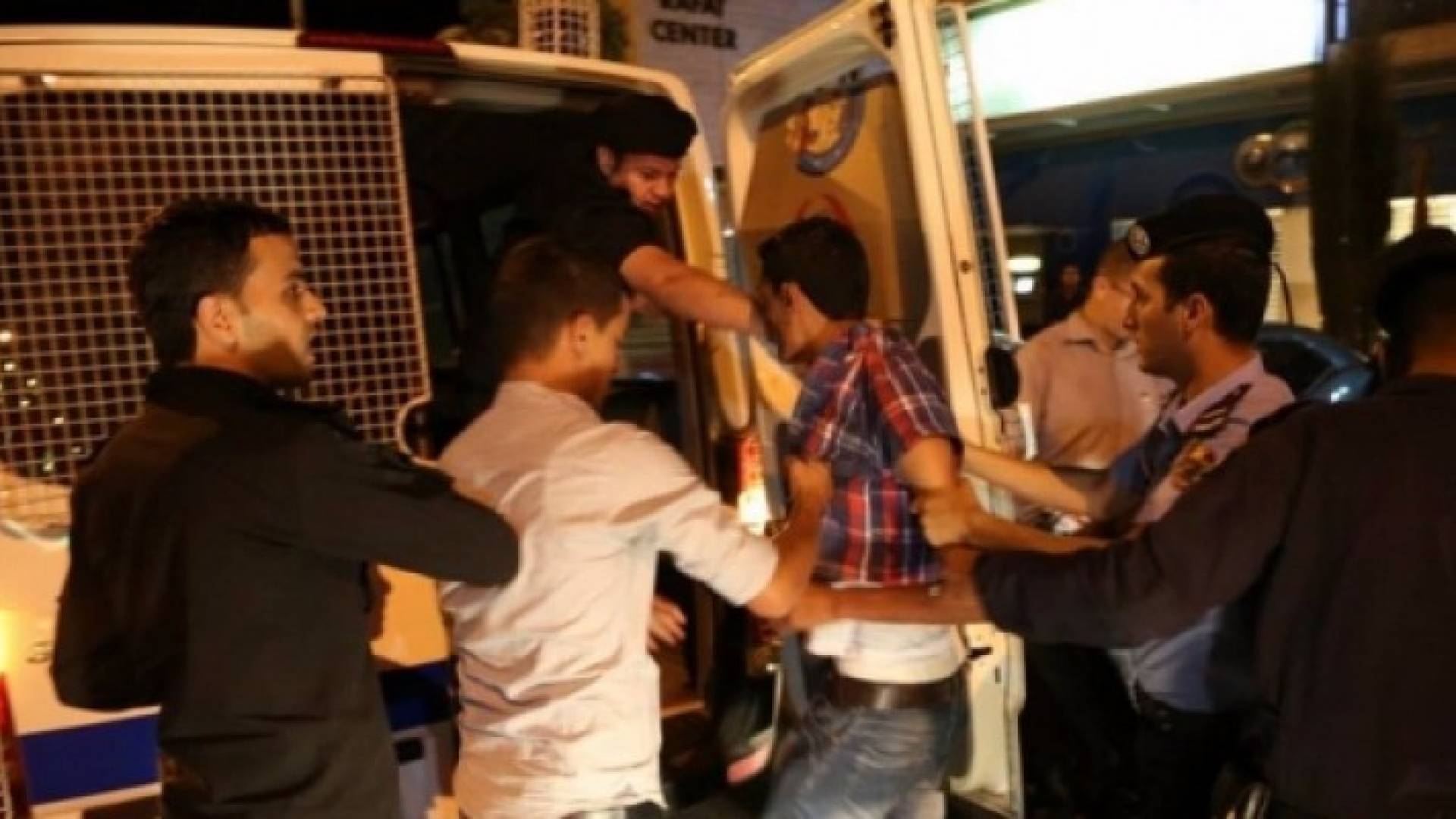 ضبط شقة " دعارة " بضاحية الرشيد أبطالها عرب .. تفاصيل