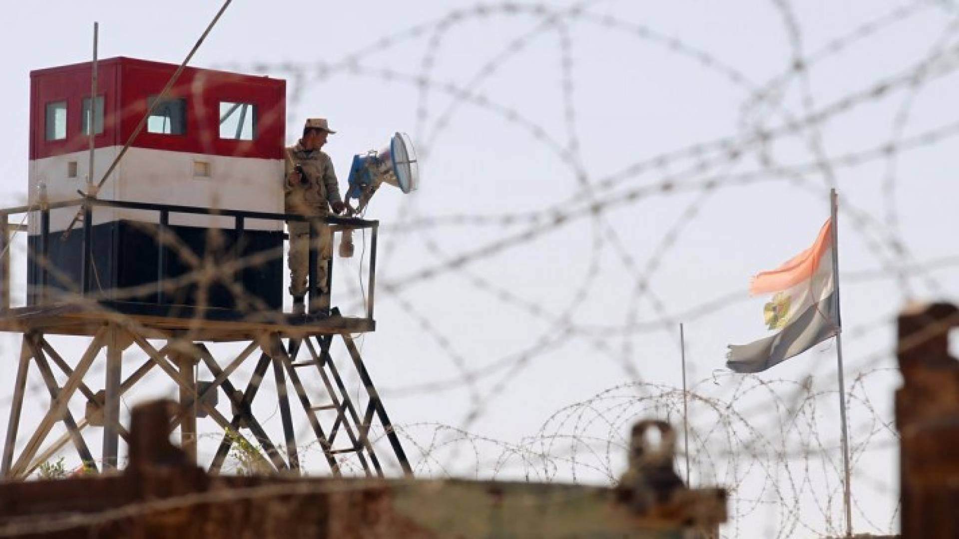 مقتل شرطيين مصريين في انفجار بسيناء