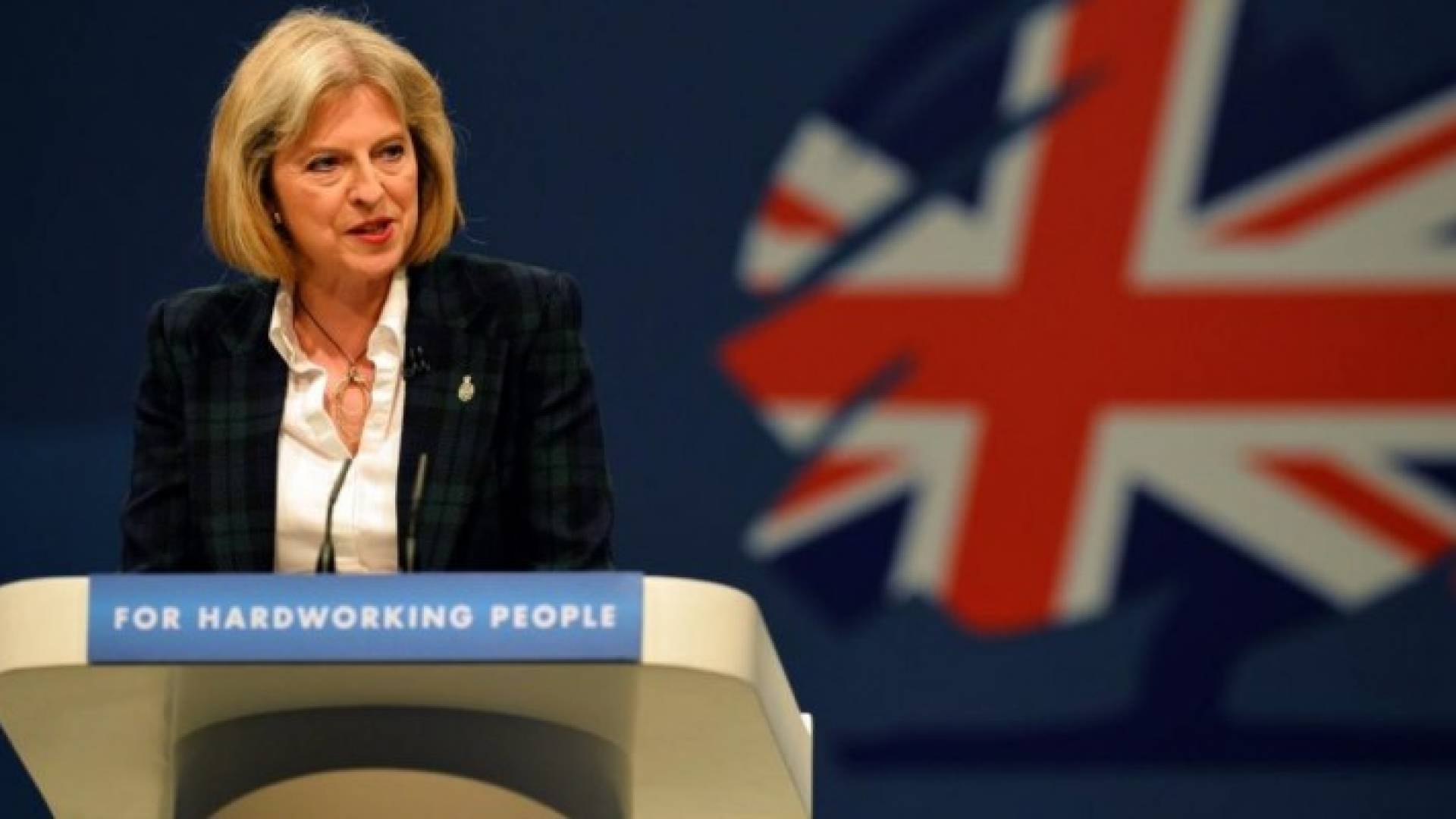 كاميرون يعلن أن تيريزا ماي ستصبح رئيسة وزراء بريطانيا