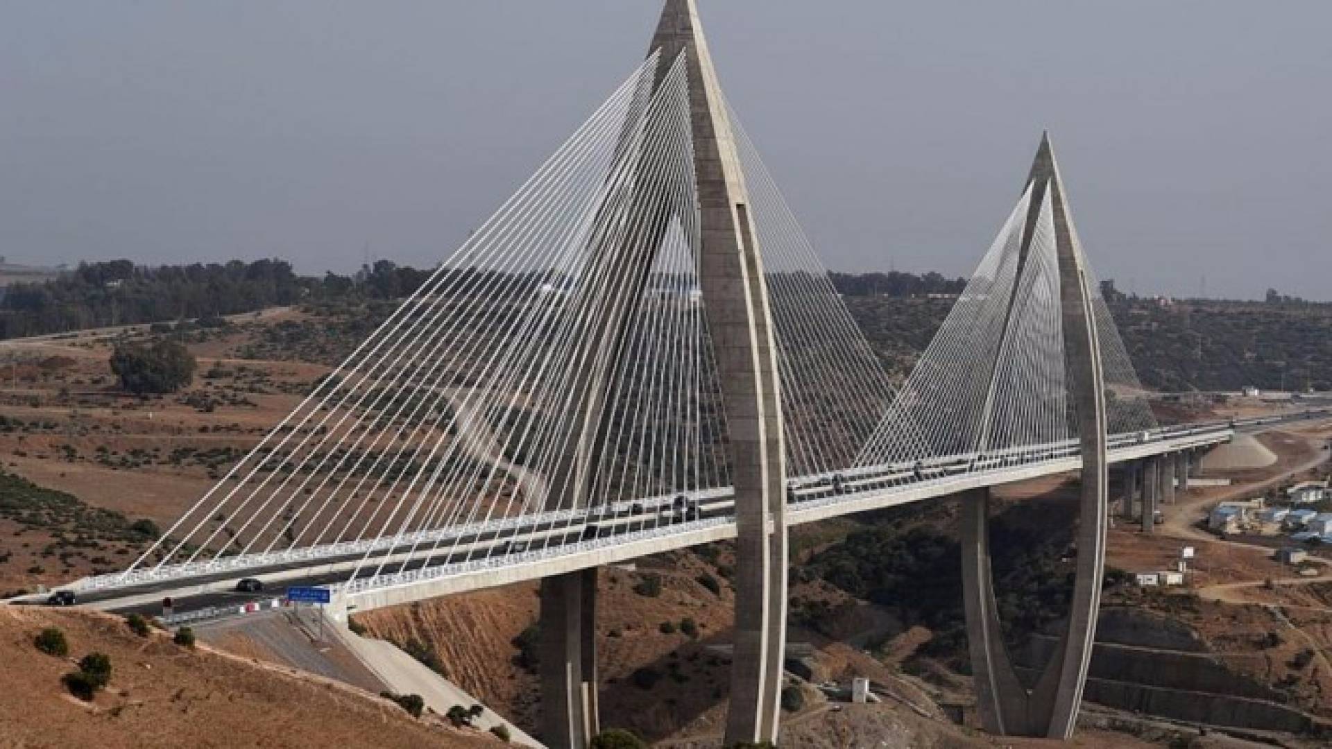 أكبر جسر معلق في إفريقيا