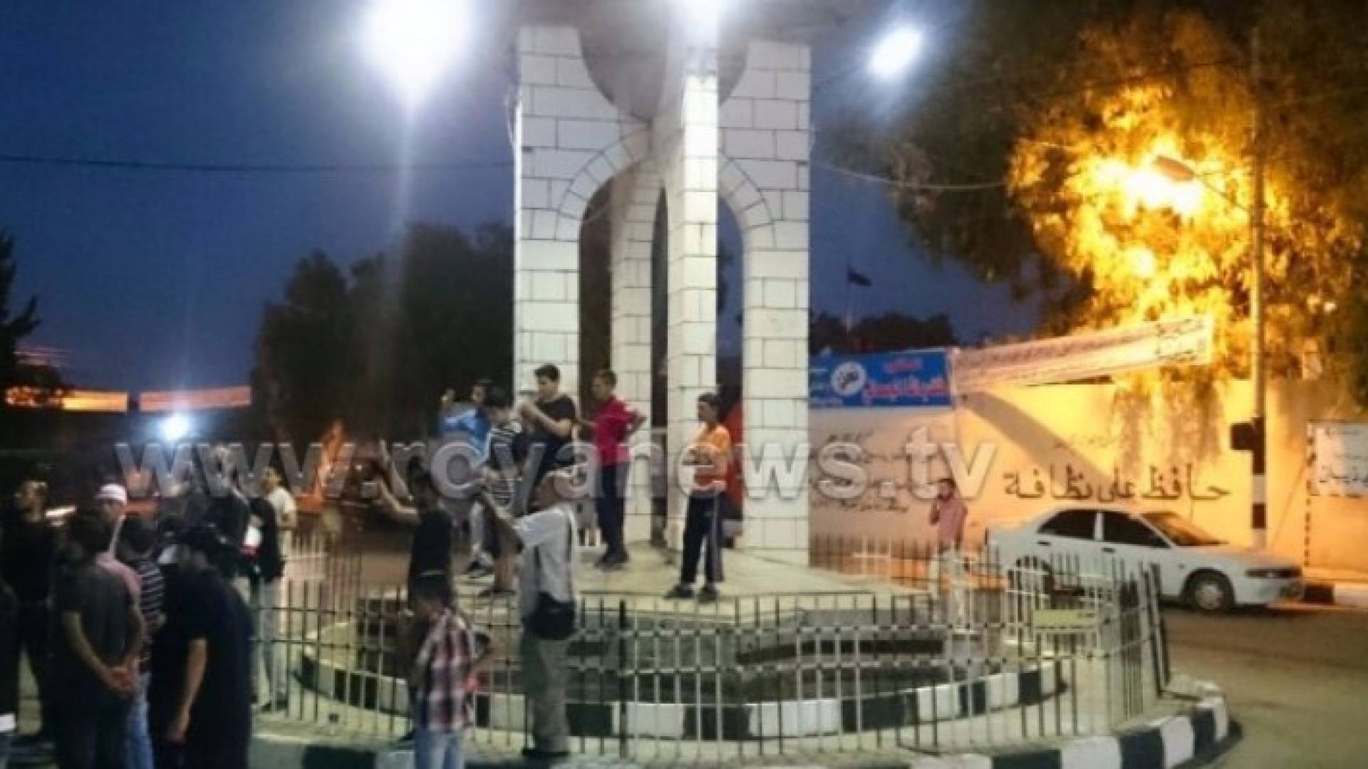 محافظ مادبا ينفي توقيف " شبان ذيبان الثلاثة "