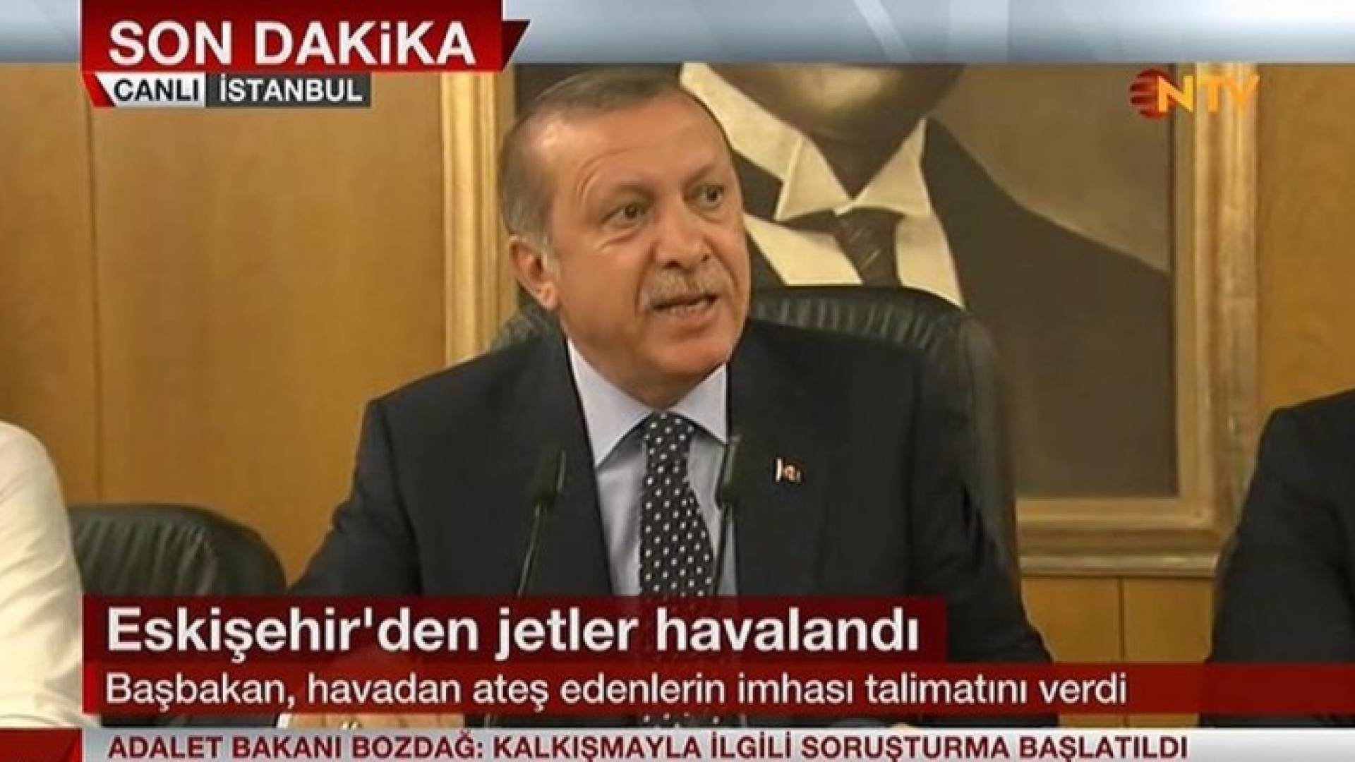 صورة لاردوغان خلال المؤتمر الصحفي 