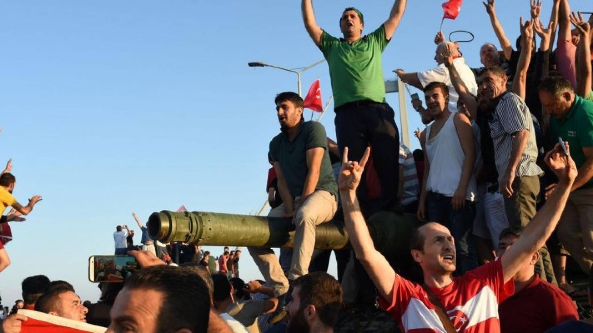 دول عربية تحذر مواطنيها من التجمعات في تركيا