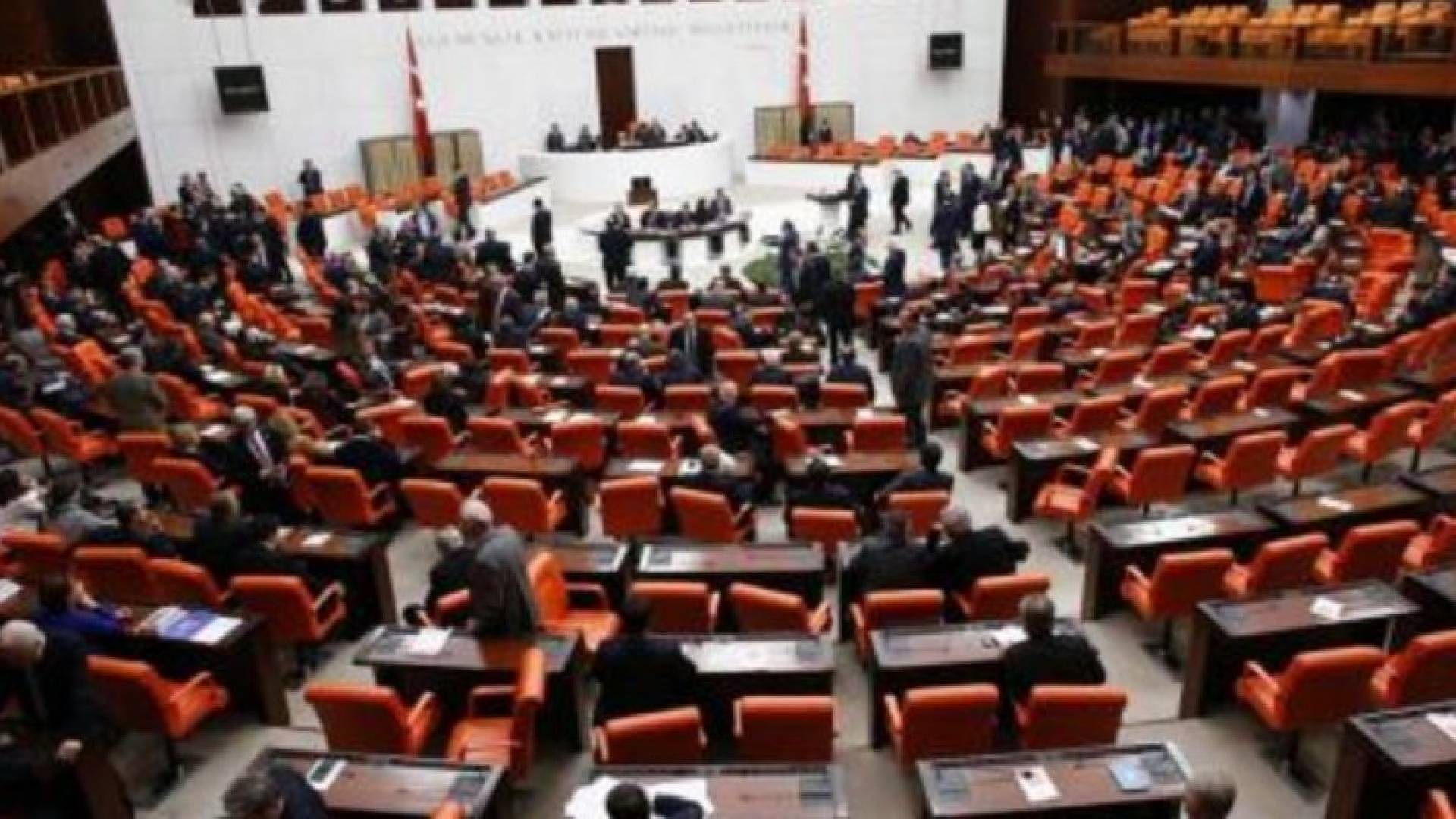 البرلمان التركي يعقد جلسة رسمية طارئة