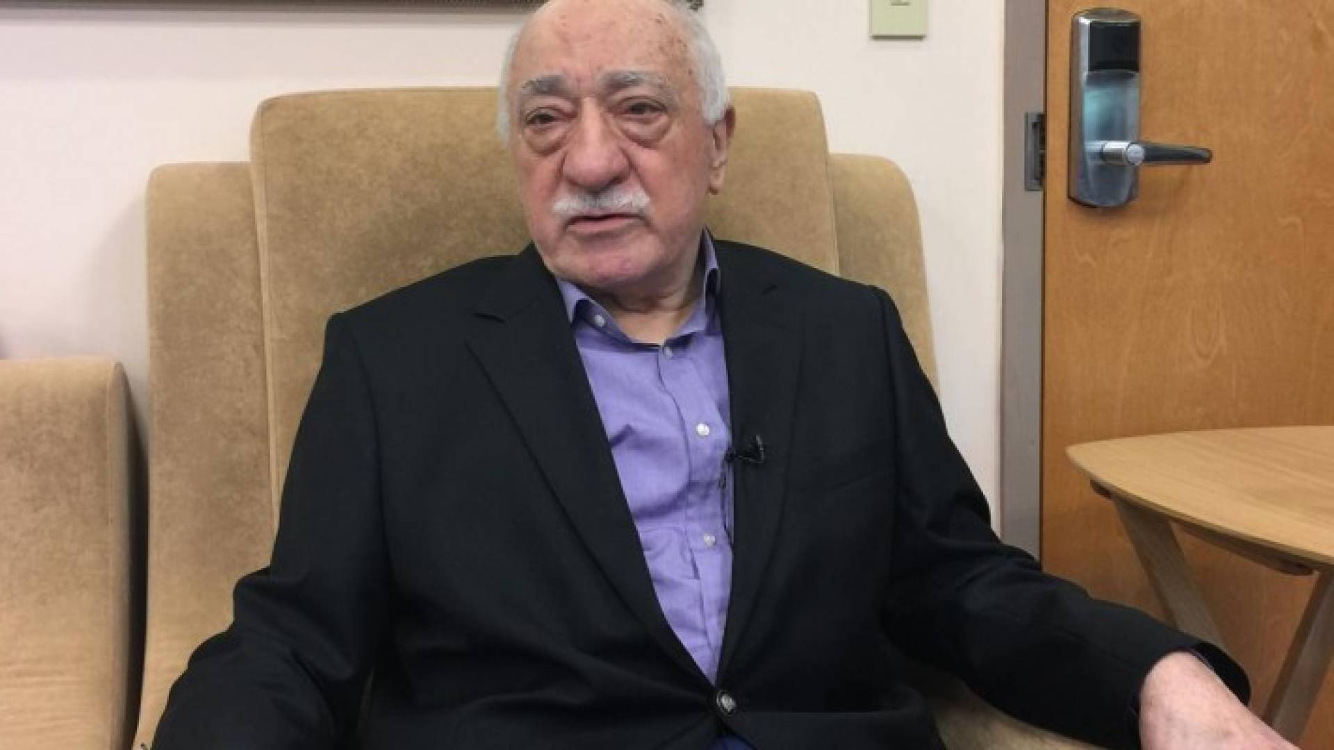 فتح الله غولن: لا علاقة لي بمحاولة الانقلاب في تركيا