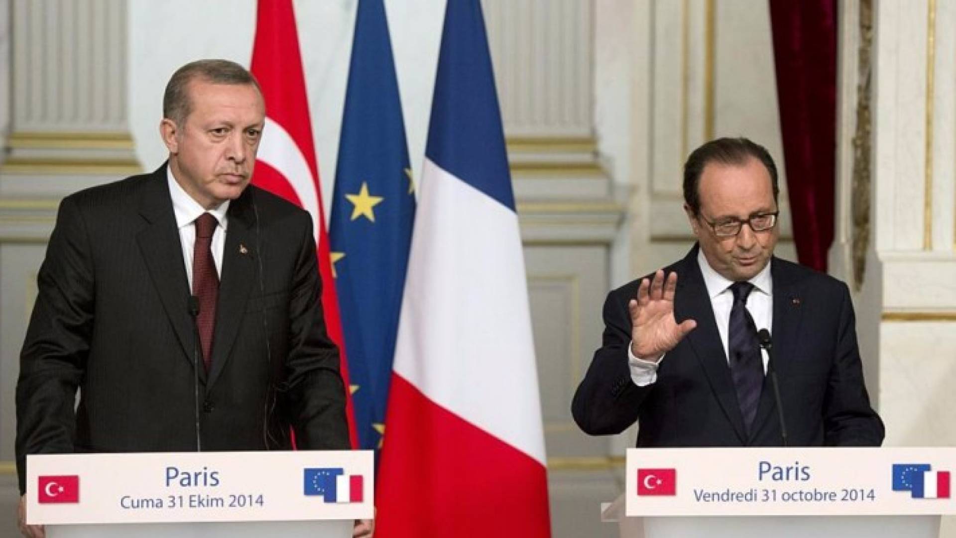 هولاند يخشى القمع بعد فشل انقلاب تركيا