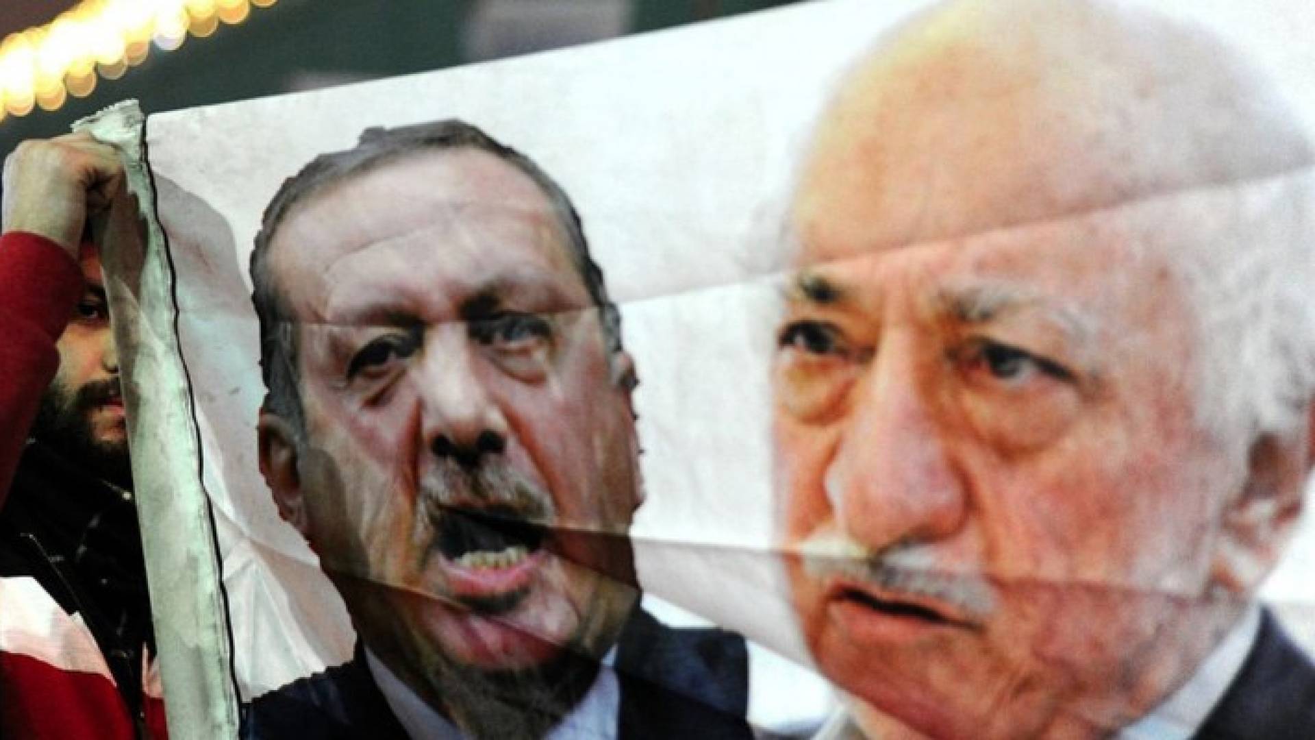 من هو غولن الذي اتهمه أردوغان بمحاولة الانقلاب؟